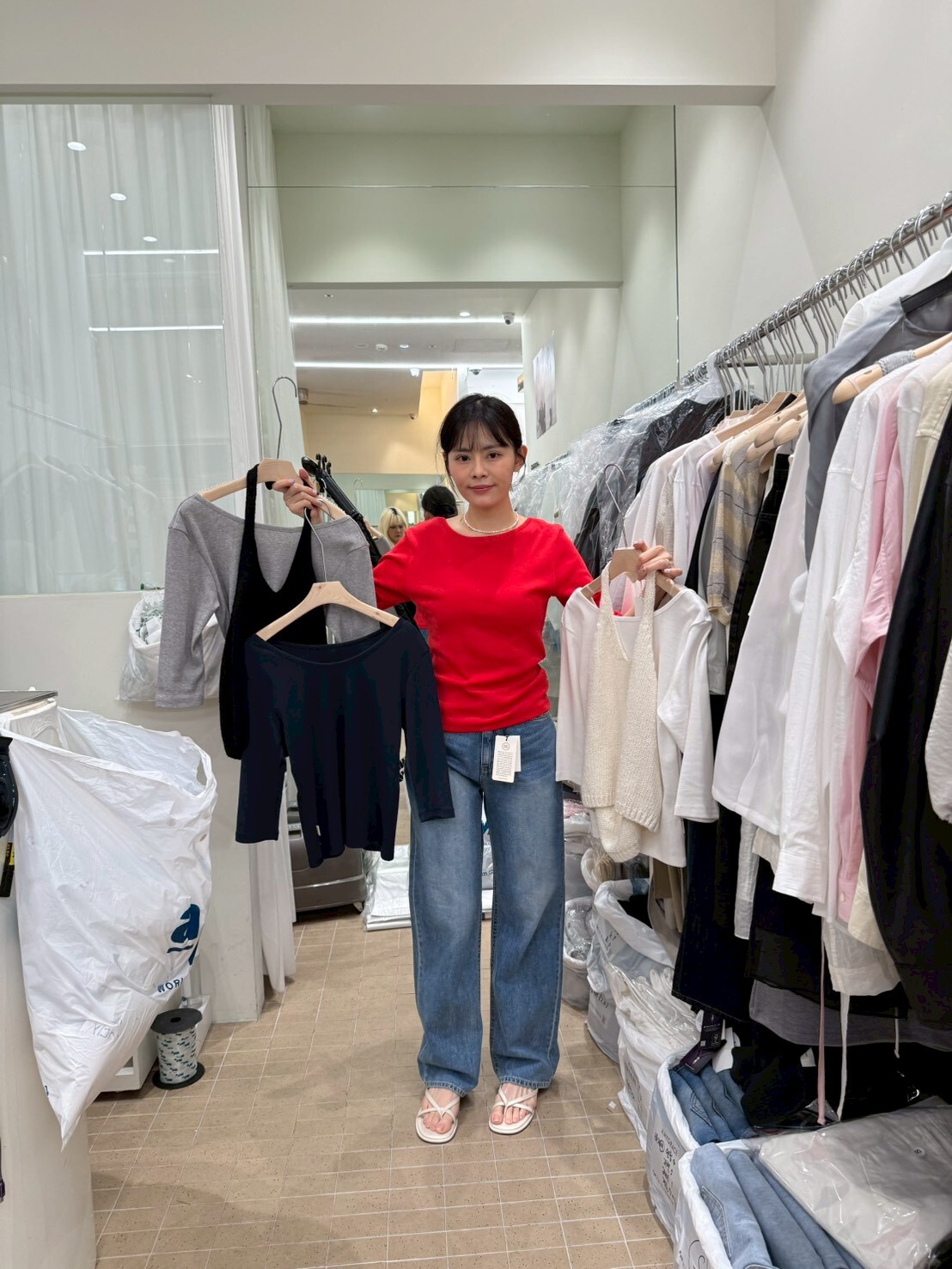 AG6017 簡約U領中袖上衣