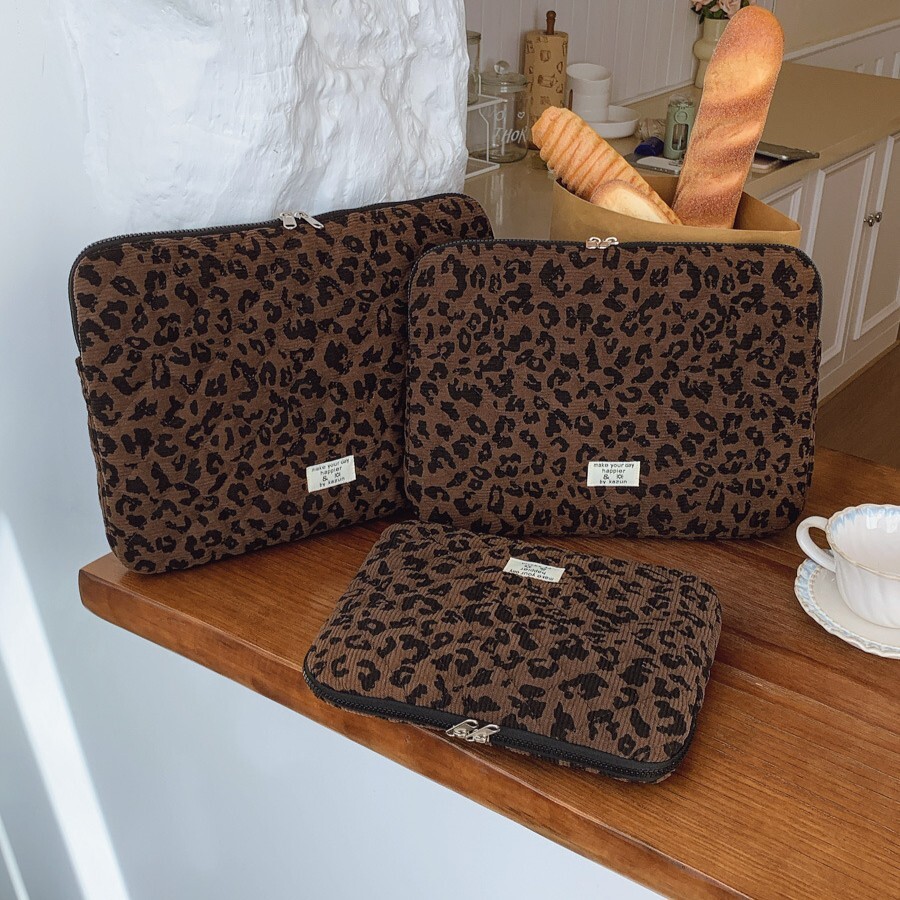 《6656》時尚豹紋燈心絨平板電腦包