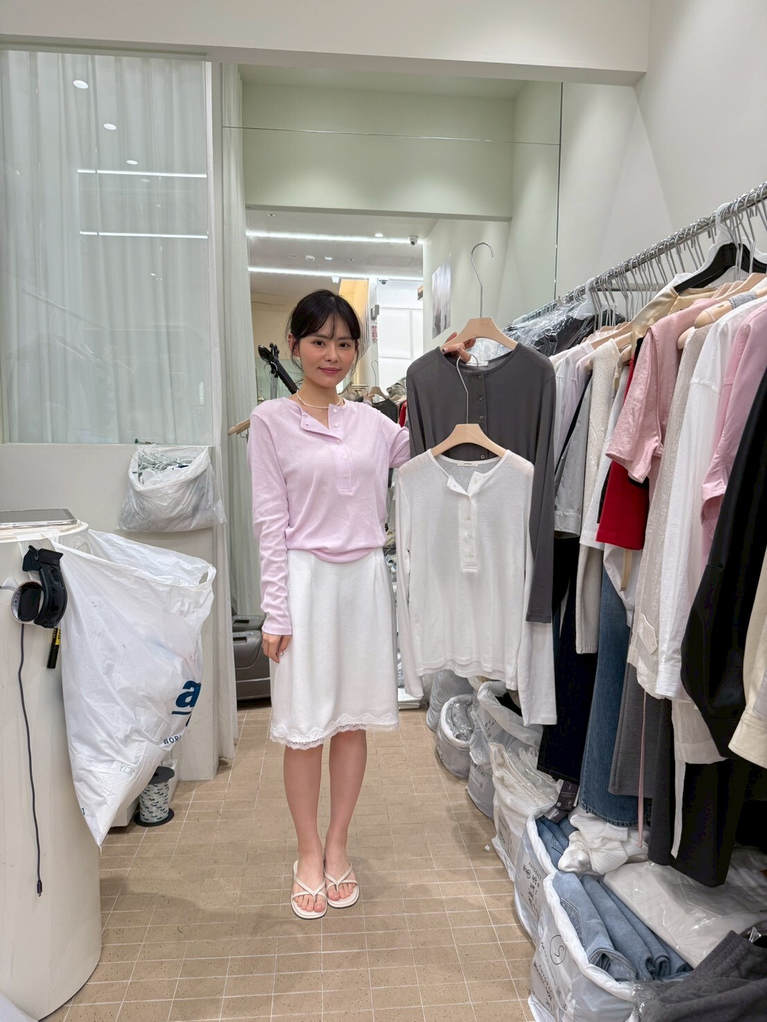 AG6013 亨利領透膚上衣