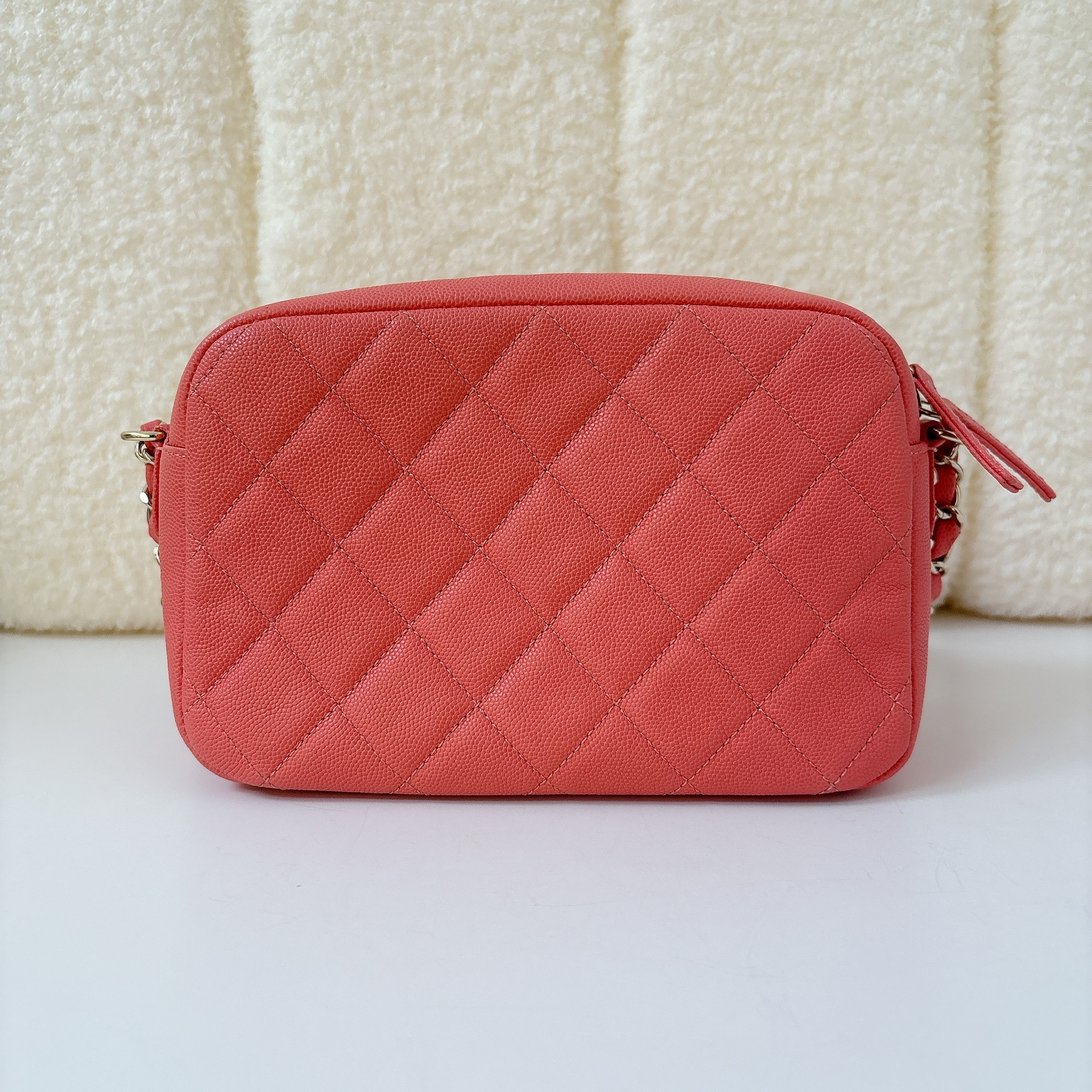 Chanel Matelassé shoulder bag - Pink / GHW