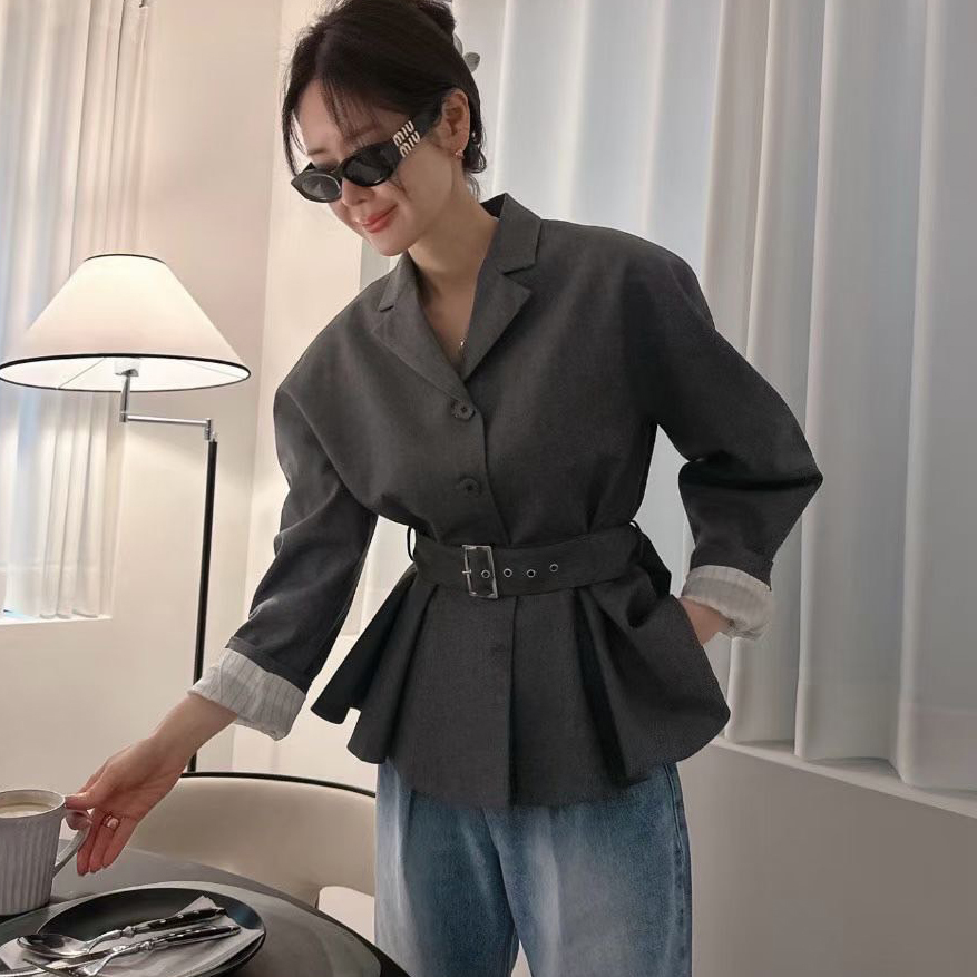 好身材V領收腰傘擺西裝外套-附腰帶 / 2色