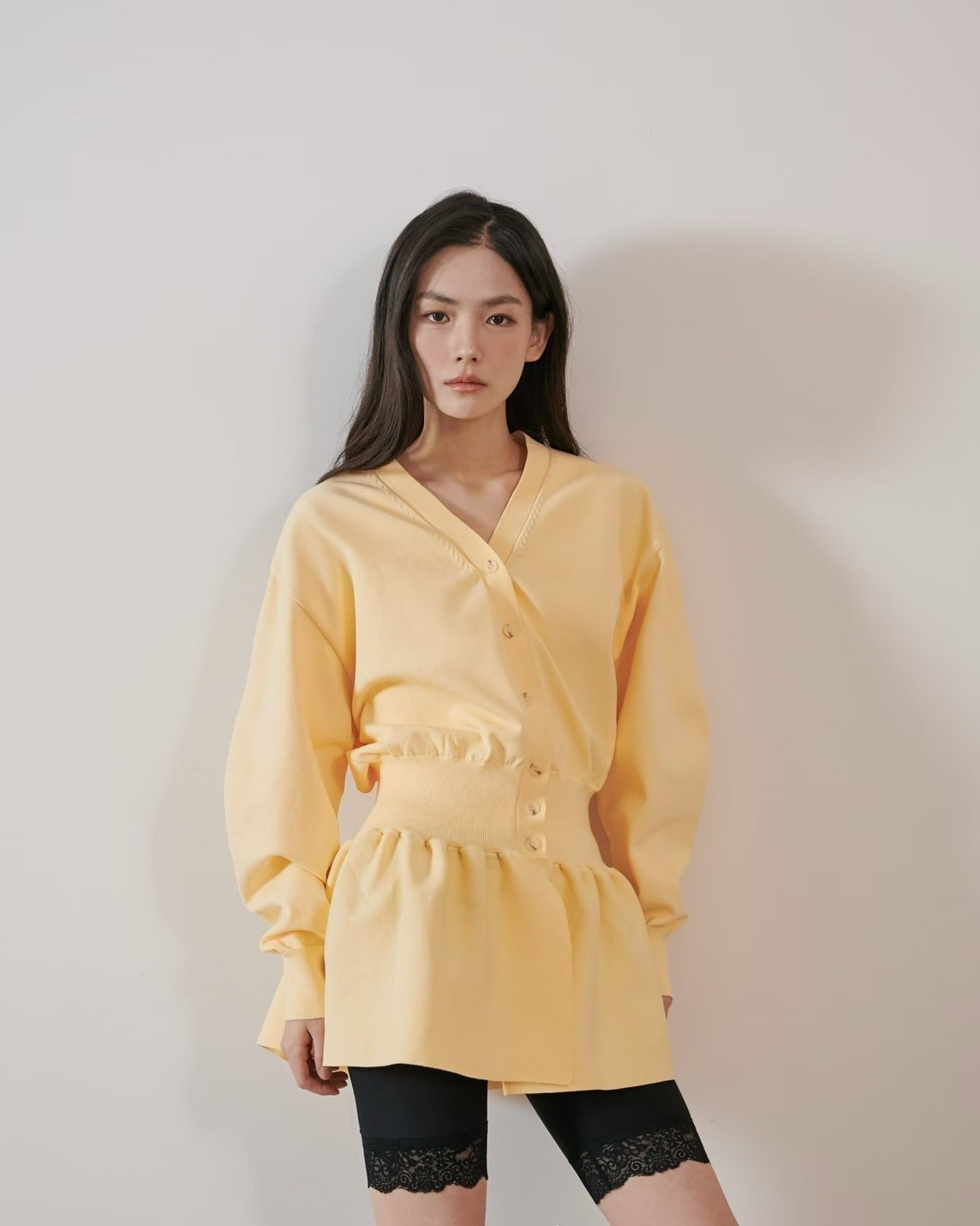 氣質女子收腰排釦裙擺造型V領長版上衣 / 3色