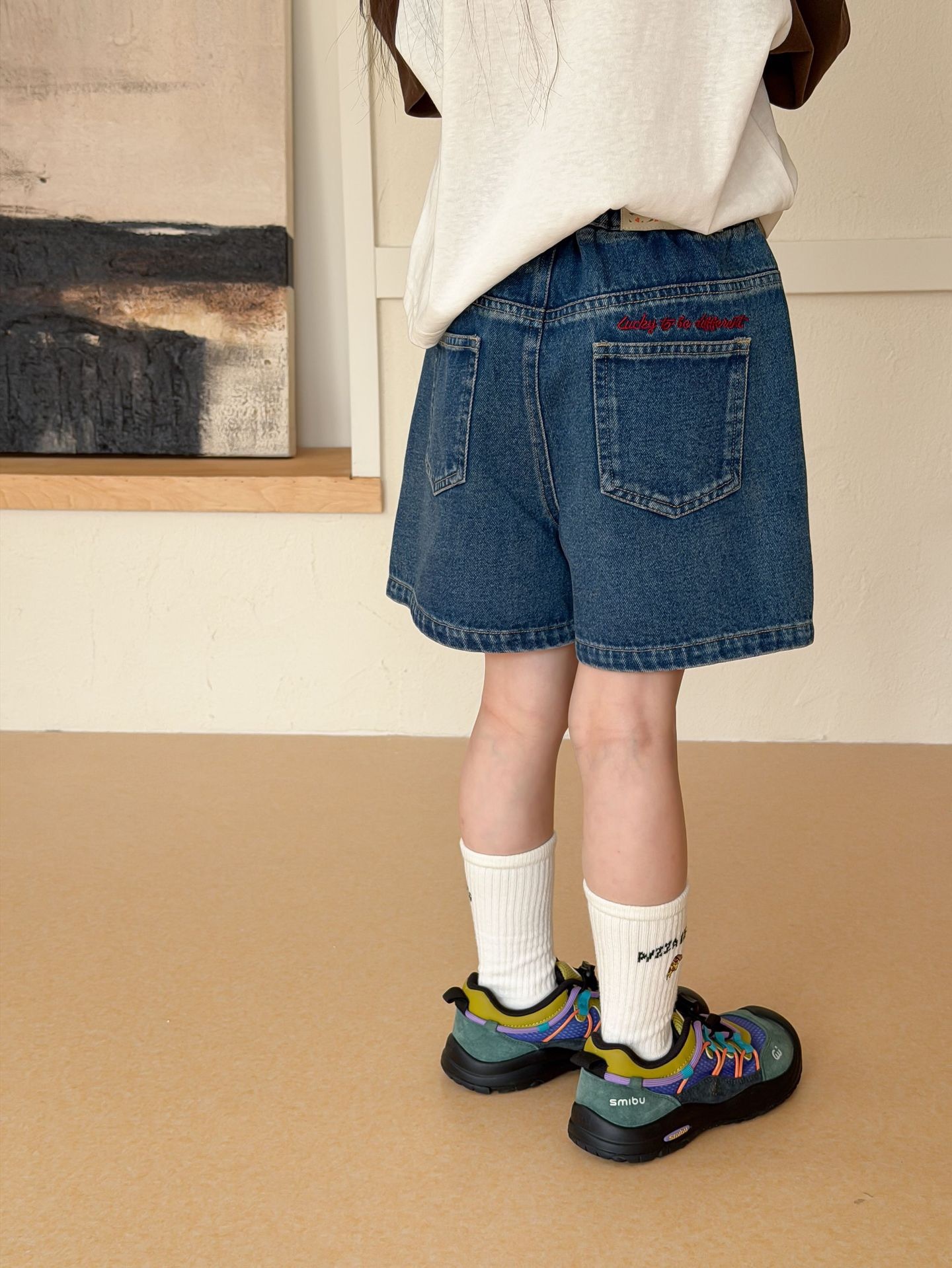 刺繡字母牛仔短褲