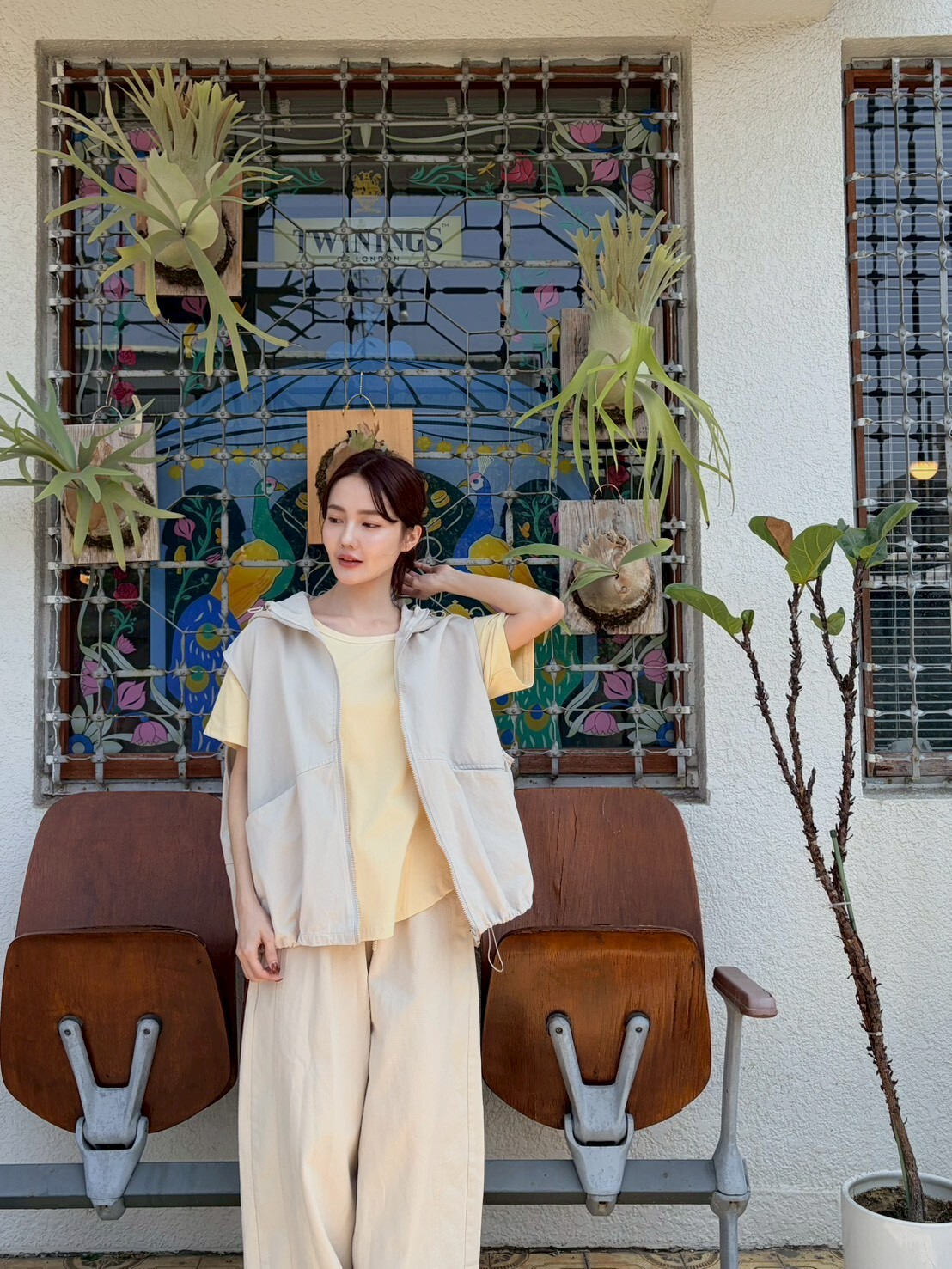 斜口袋連帽拉鍊背心7015H07