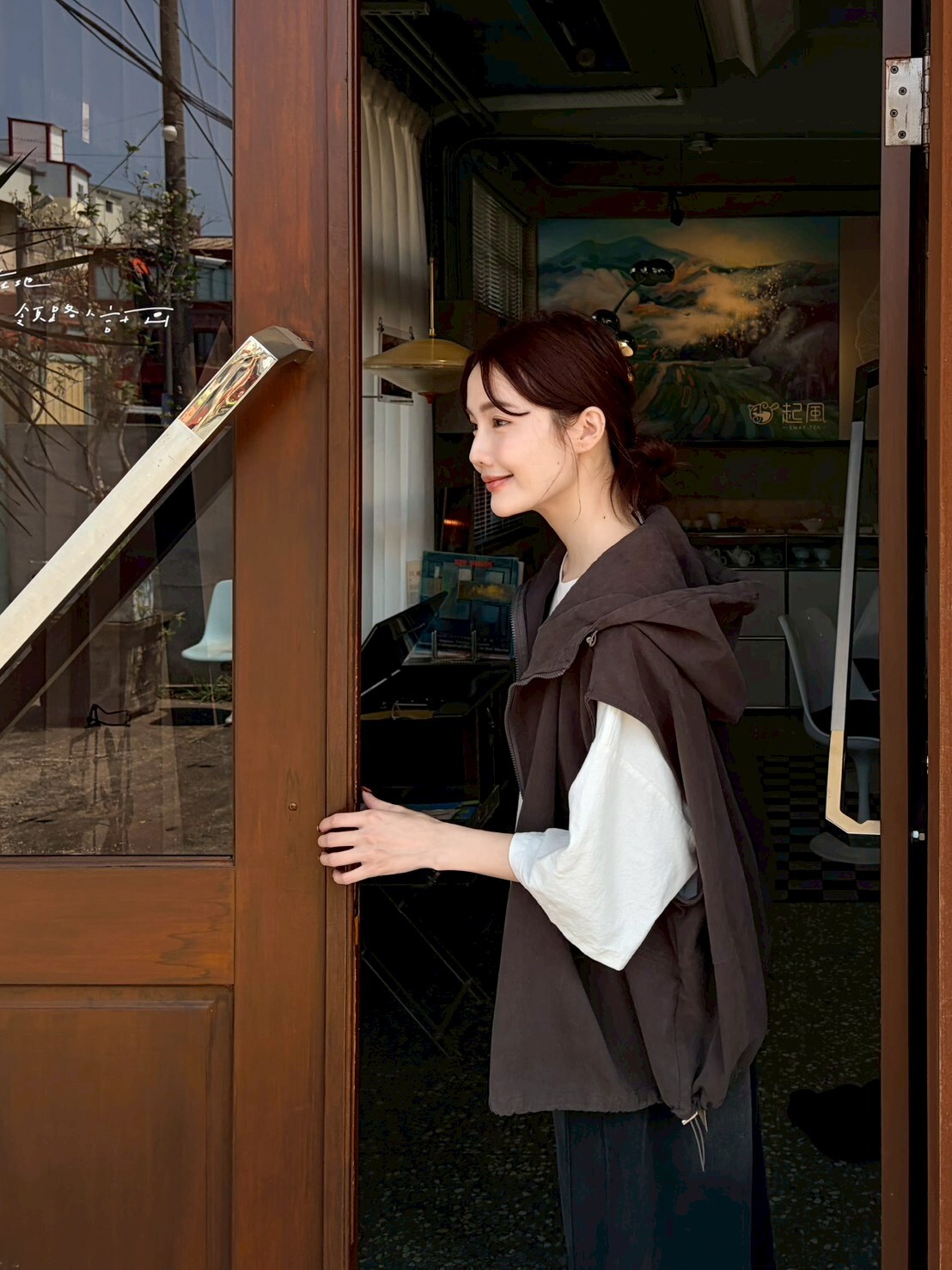 斜口袋連帽拉鍊背心7015H07