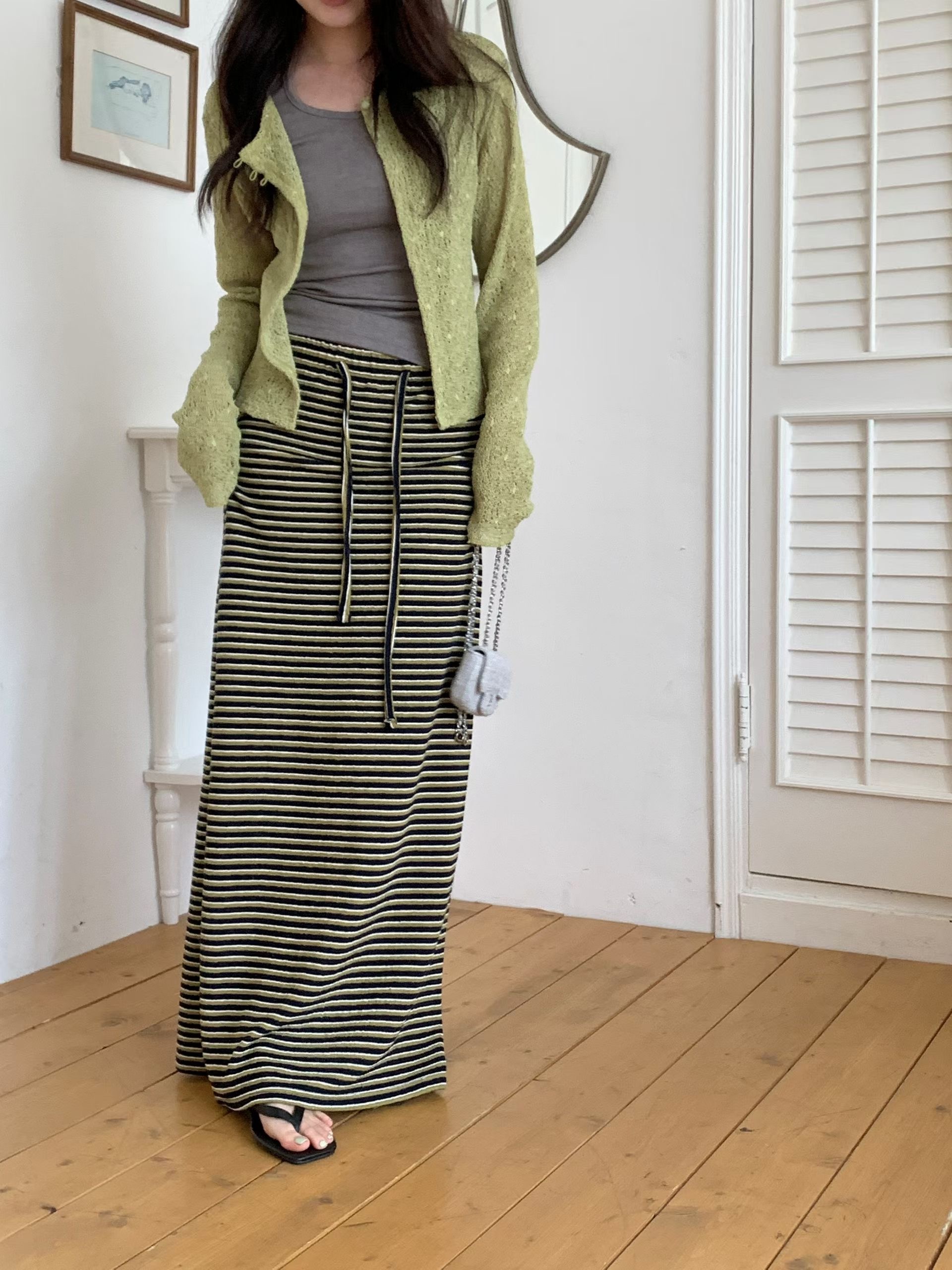 #228N718 Buzz! 彈性長腿間紋舒服裙