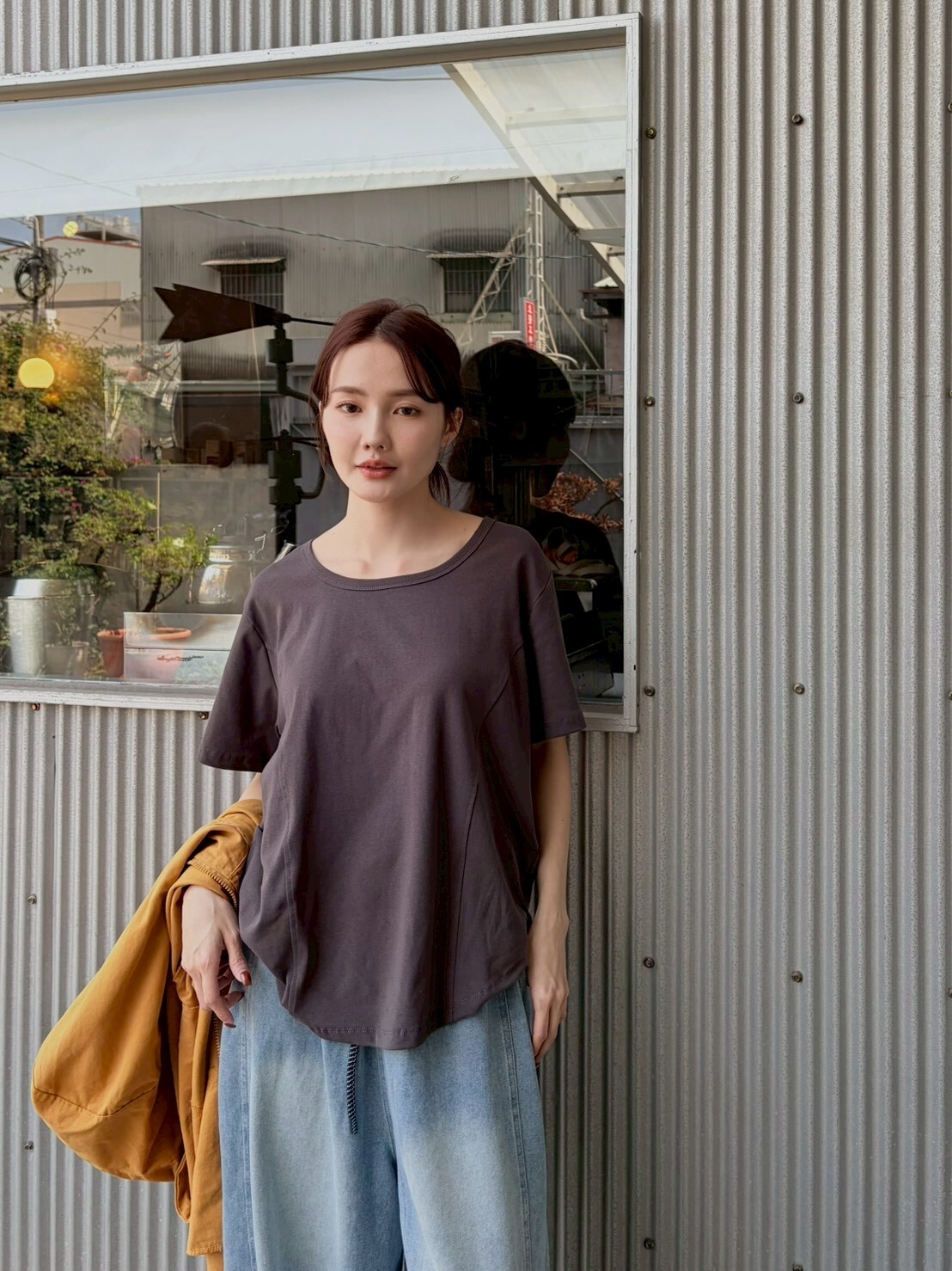 側弧線素色上衣9323H10