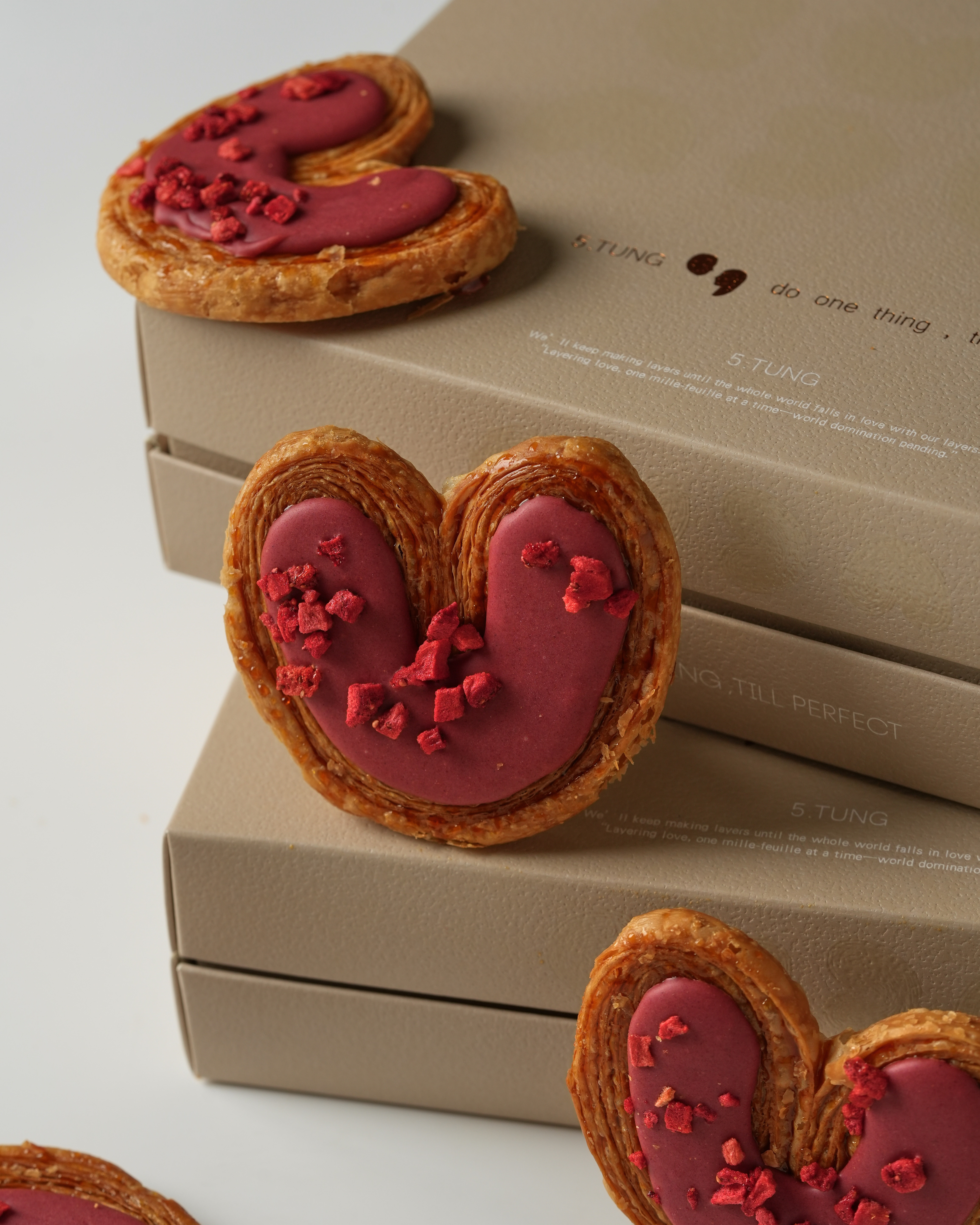 法芙娜轉烤蝴蝶餅（奇想草莓）