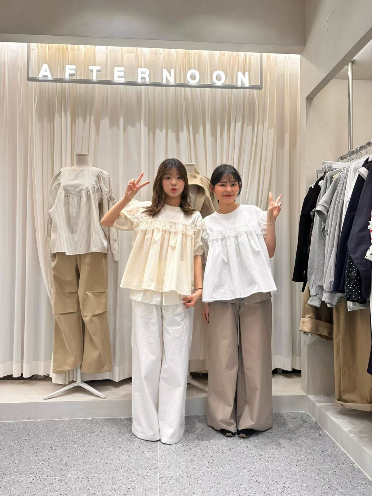 AF6038 方形拼接蕾絲上衣