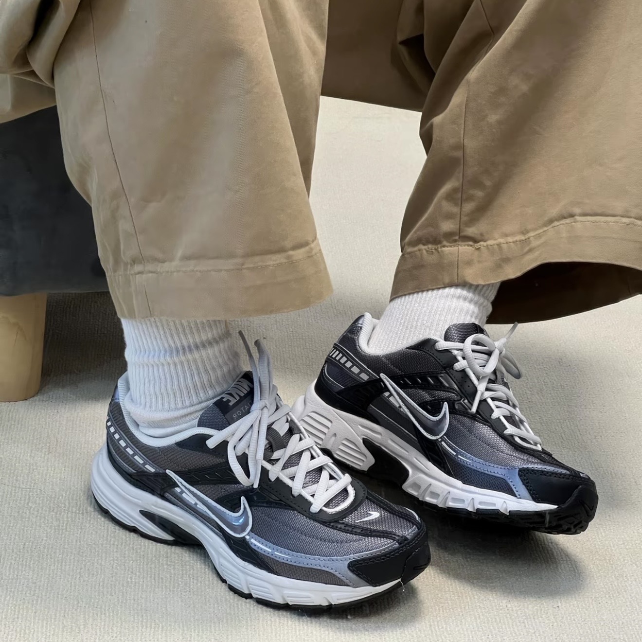 NIKE  INITIATOR 煙灰 復古 休閒 緩震 跑鞋 IB3083-001