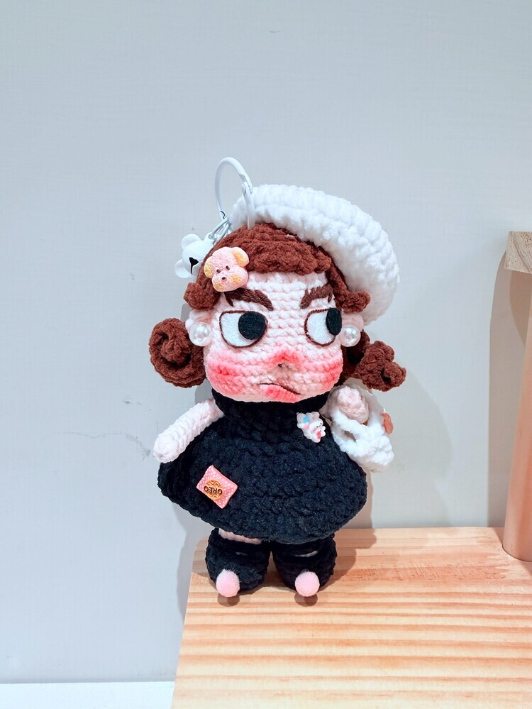 黑白小香風貴婦醜娃吊飾-8號『約13cm』