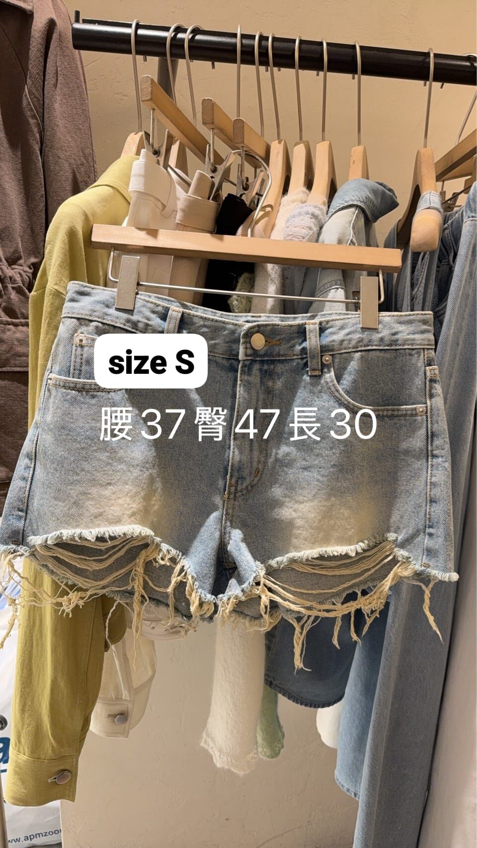 WJ6003 復古破洞短牛仔褲