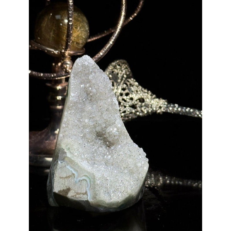 HKCG0327-002 原皮墨綠色水晶簇53mm x83mm (A2)