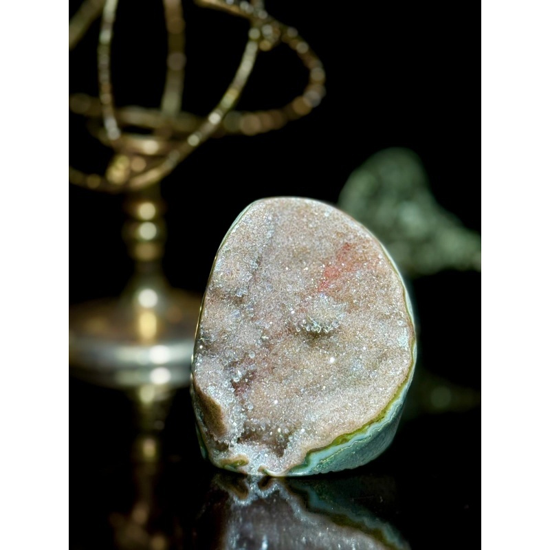 HKCG0327-001 天然彩晶鎮稀有嘅酒紅色62mmx76mm (A1)