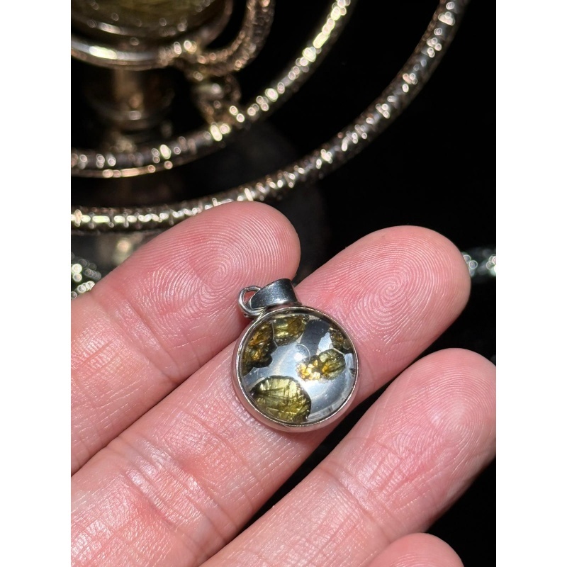 HKCG0327-095 收藏橄欖隕石吊墜 (A95)