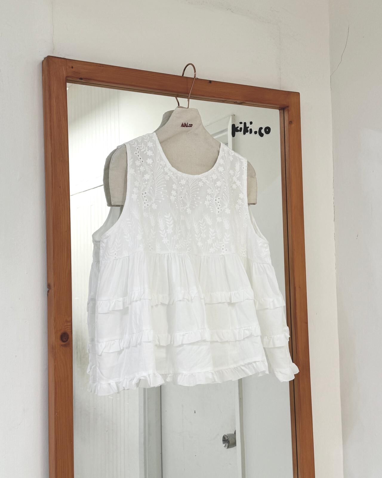 刺繡花拼三層不修邊背心