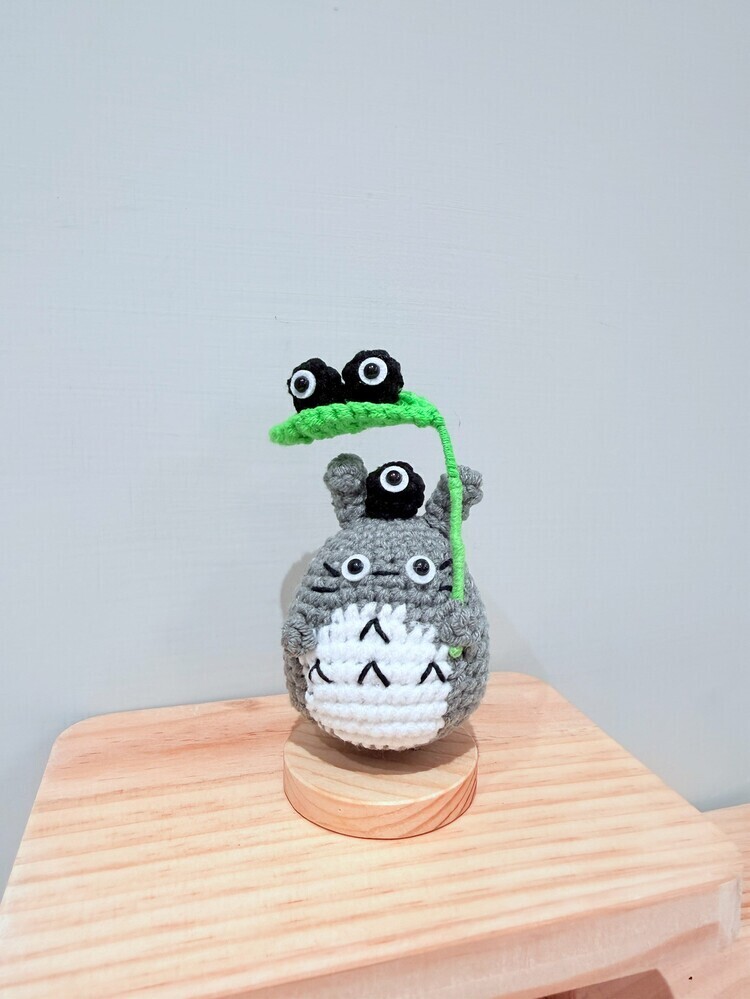 小黑炭撐雨傘龍貓吊飾