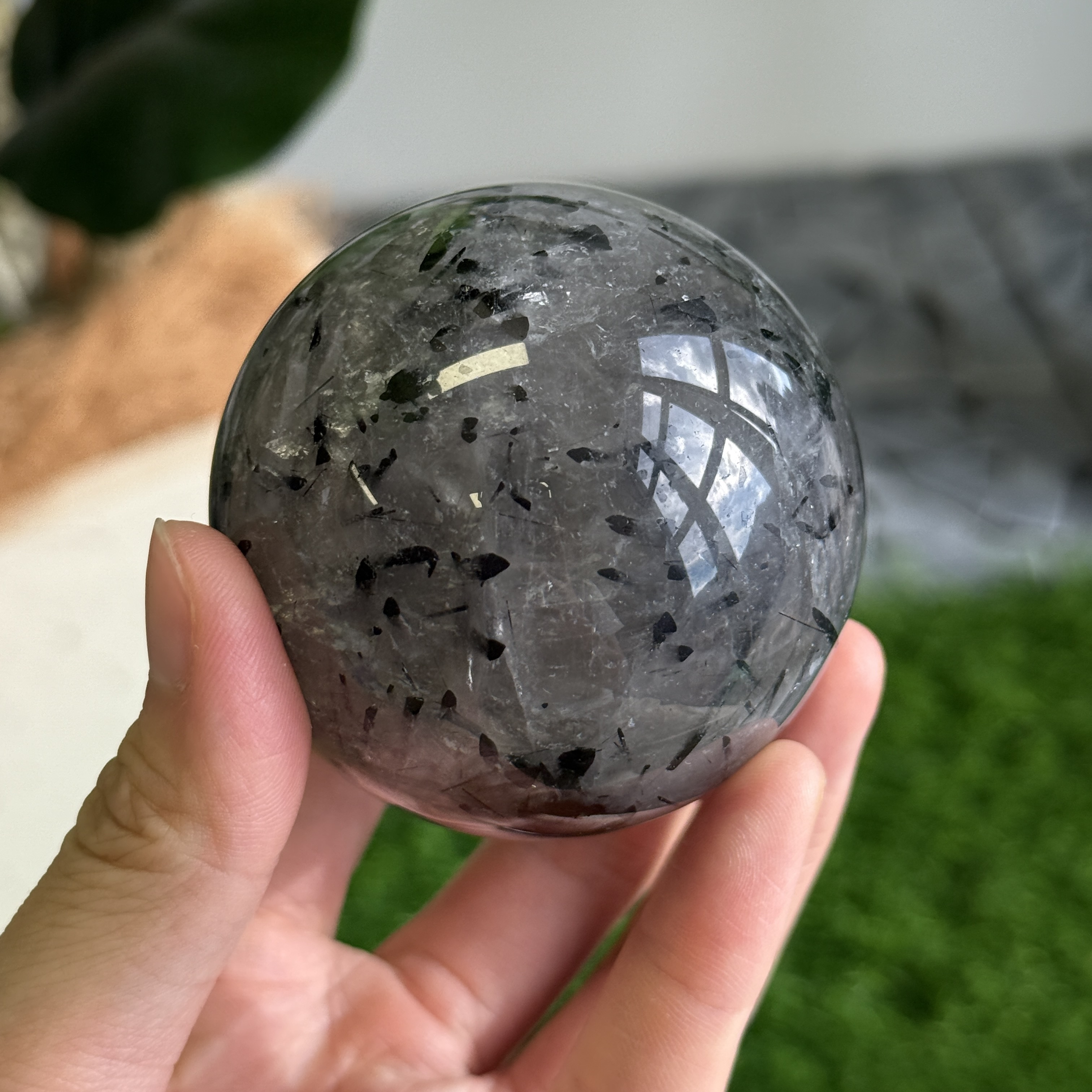 黑髮晶球 6.3cm BQ1620