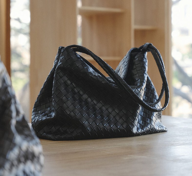 MONOROW NOA 編織包 肩背包  BLACK / CHOCO BROWN