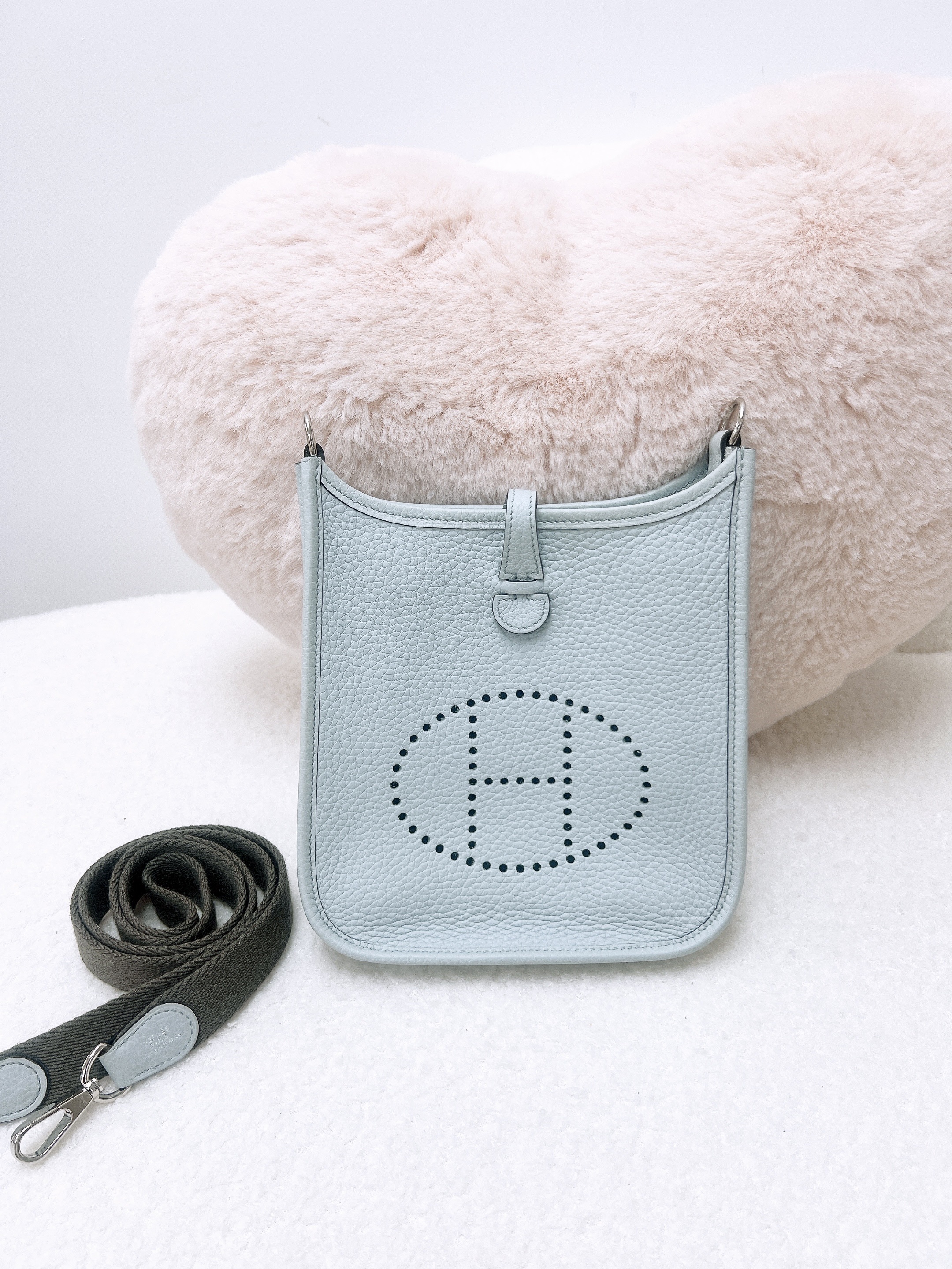 Hermes mini evelyne (bleu pale/ PHW/ stamp Z)