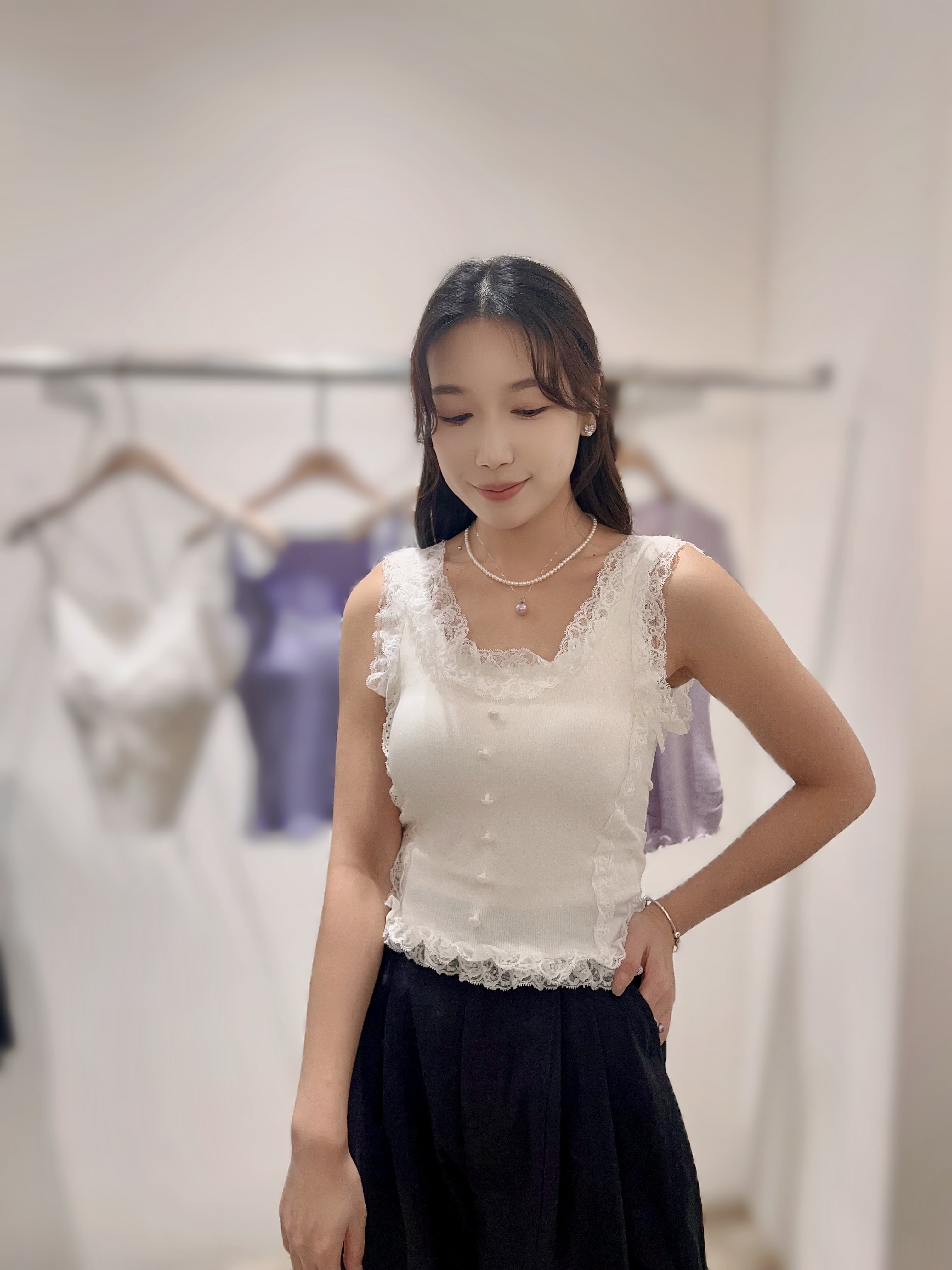 UK18  lace 背心  手捧杯有pad 胸30-42 長18  $359[一口價]