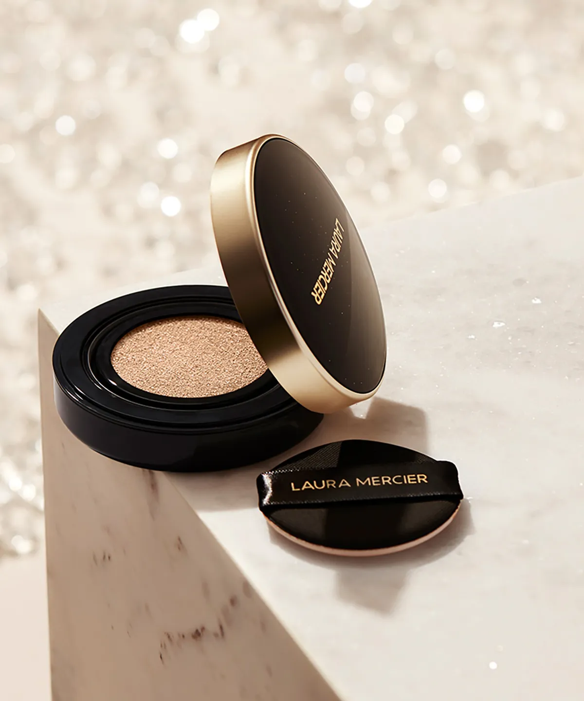 LAURA MERCIER Flawless Lumière Cushion 專業級極致煥采鑽光氣墊粉底【8款色號】