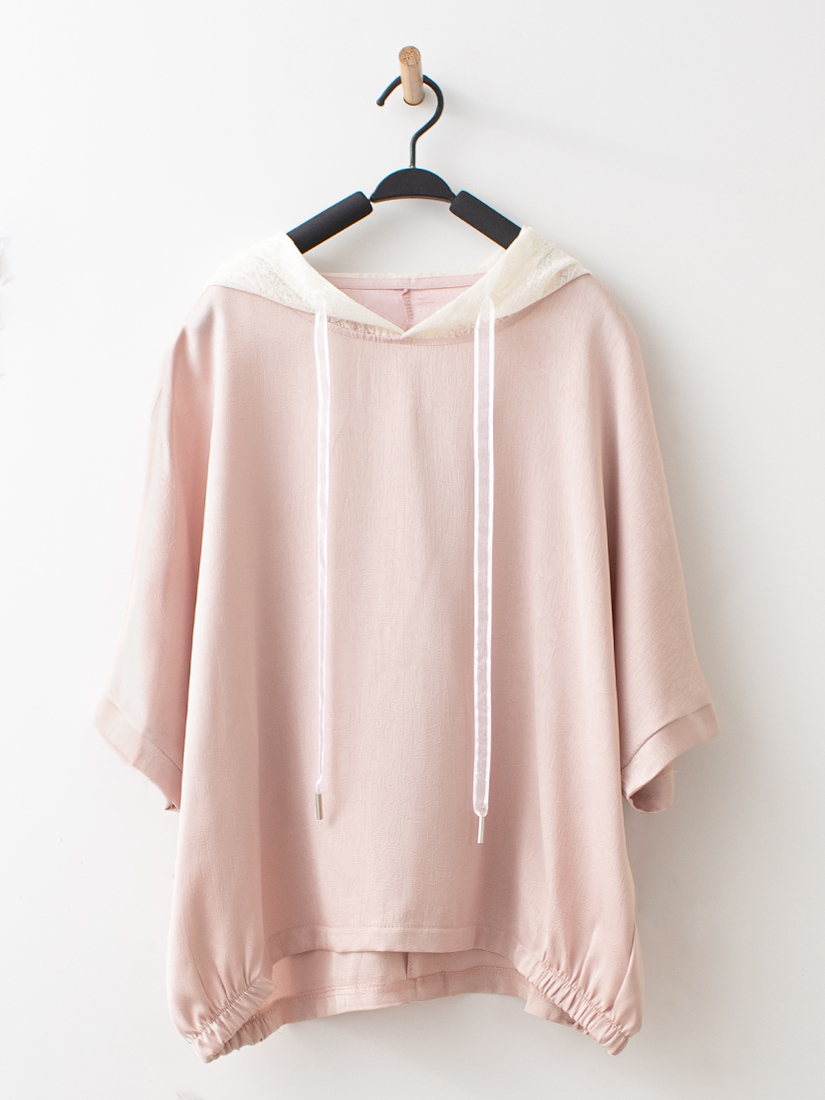 日系晨光紋理緞面蕾絲連帽五分袖上衣