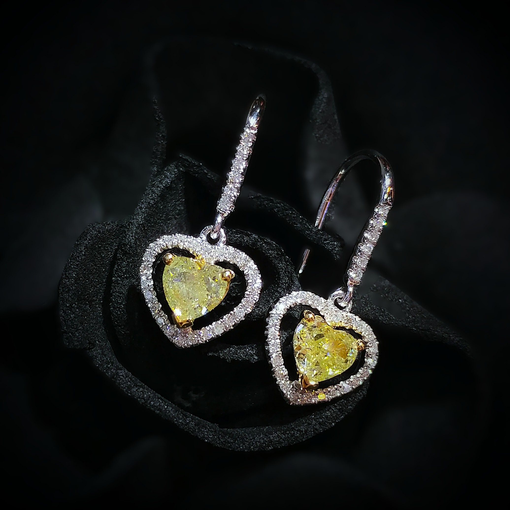 全新18K金【主石88份彩黃心形鑽石】配小鑽共1卡3份鑽石吊耳環