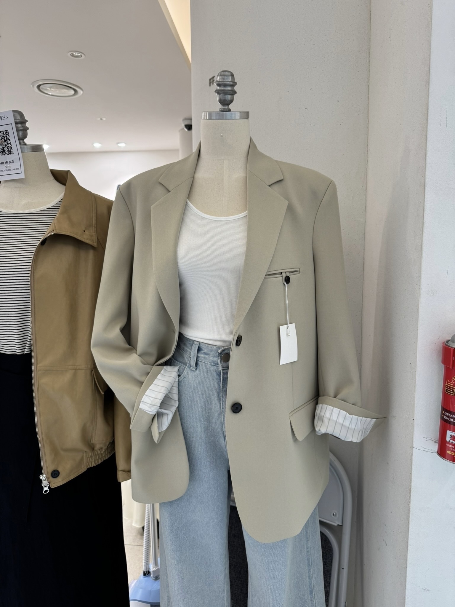 U03 細節西裝外套 (黑/米)