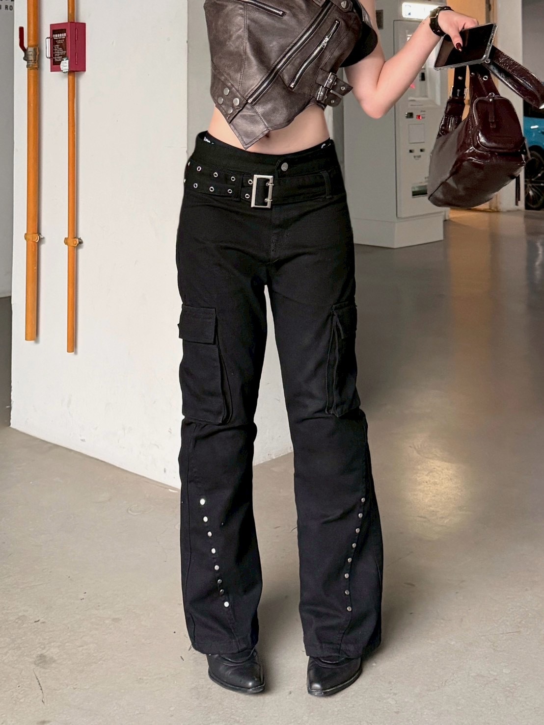 御如反掌 低腰 卯釘微喇叭牛仔褲