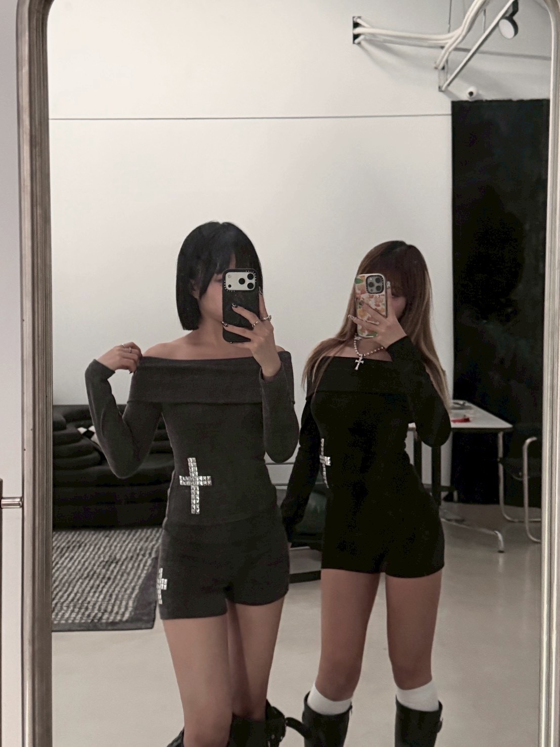 十字套裝 翻邊一字領+包臀短褲 2colors (可拆買)