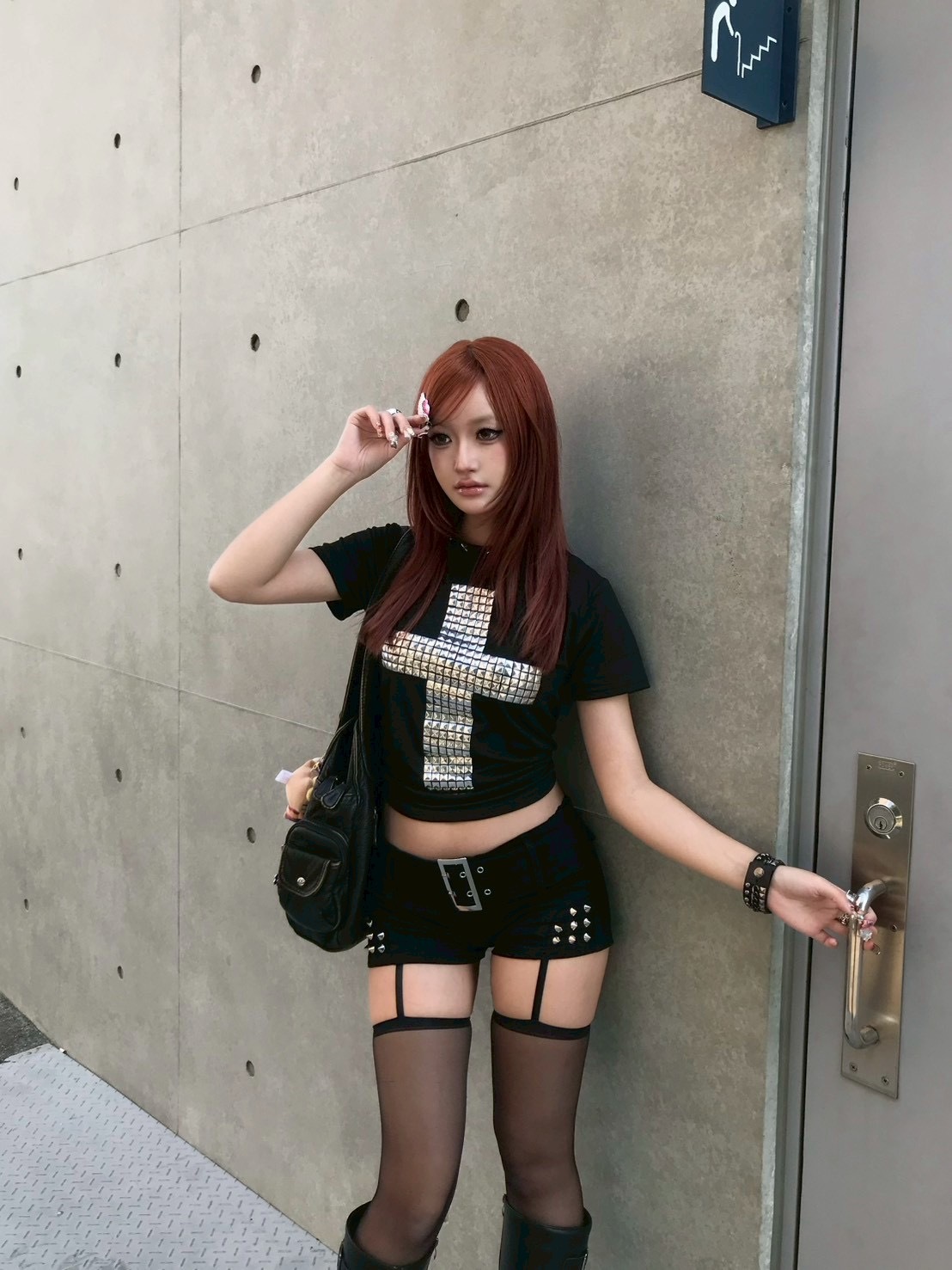 極致腰臀比 鉚釘低腰牛仔短褲