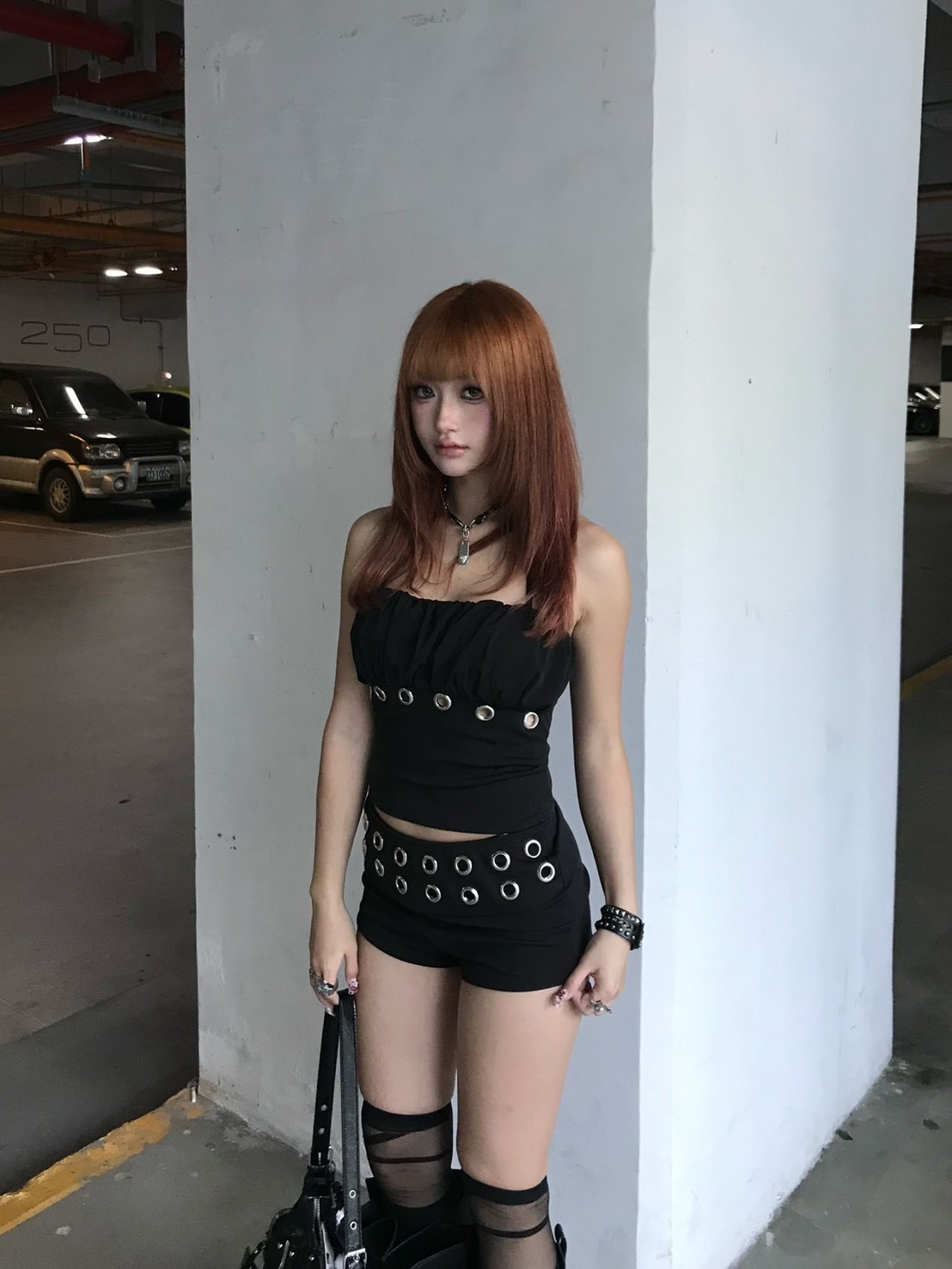 辣妹元素 修身掛脖套裝