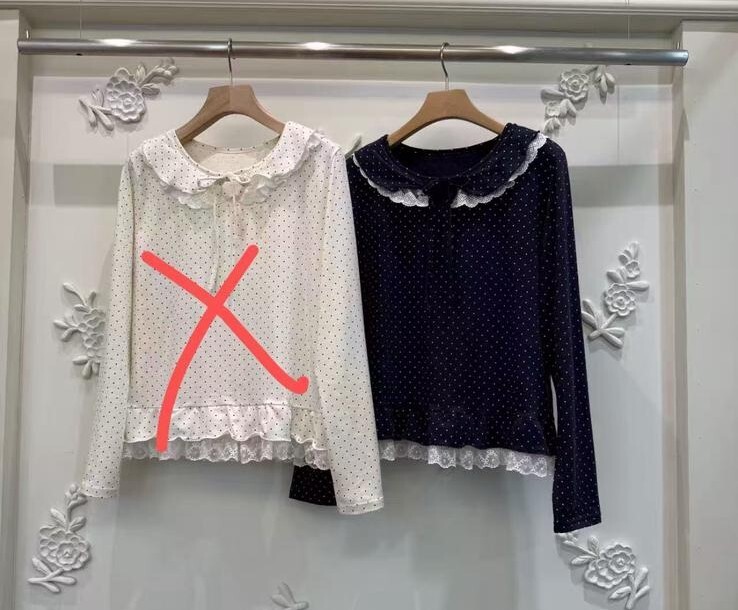 BE44  波點 胸40-46 長22 $379 (一口價)