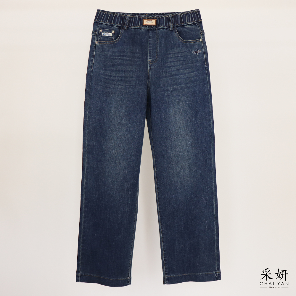 卯釦布標直筒牛仔褲