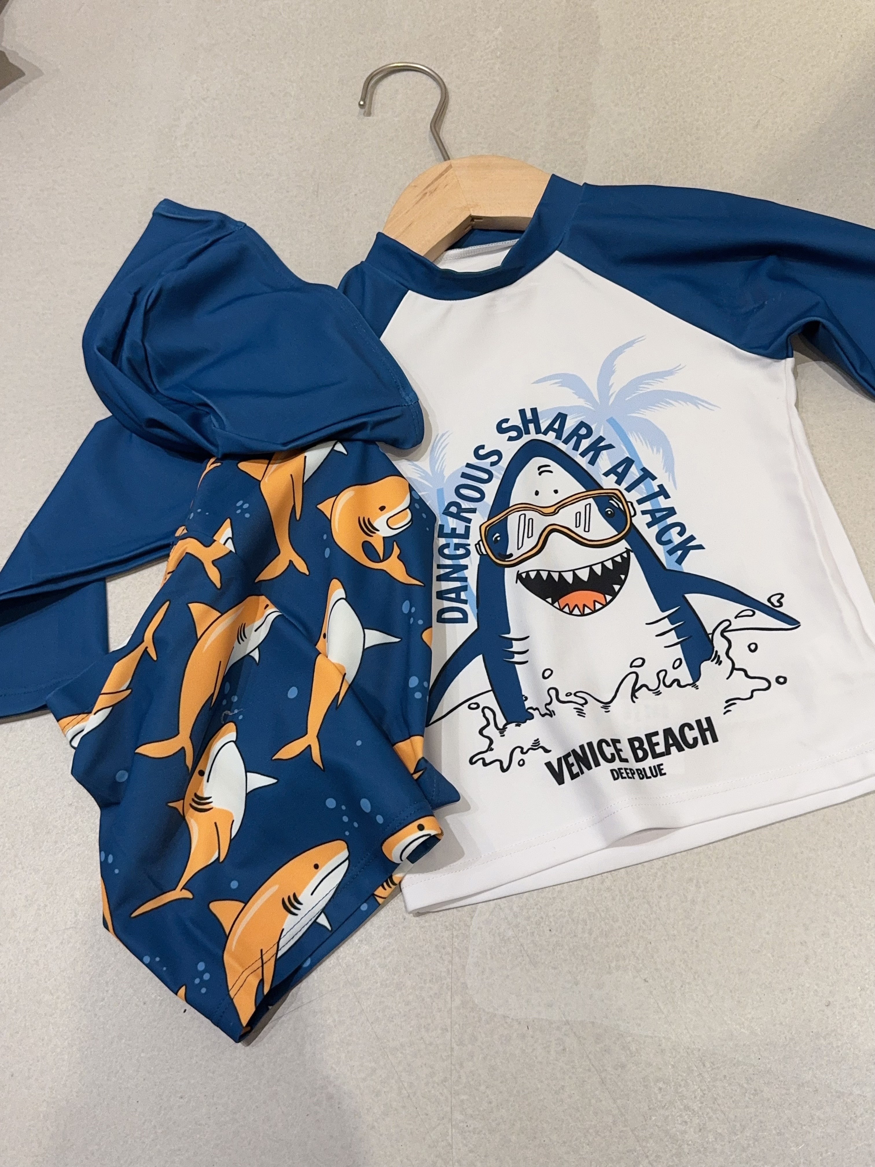 82411鯊魚泳裝E65