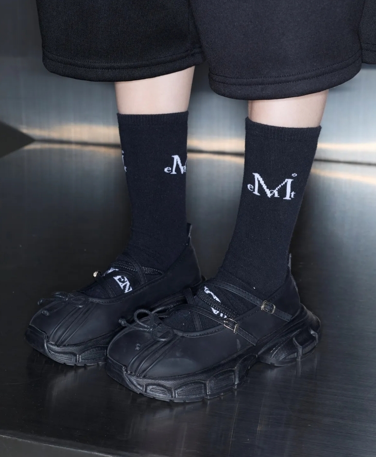 （現貨）韓牌 MUCENT 經典logo 高筒襪 三入組 P00000LU