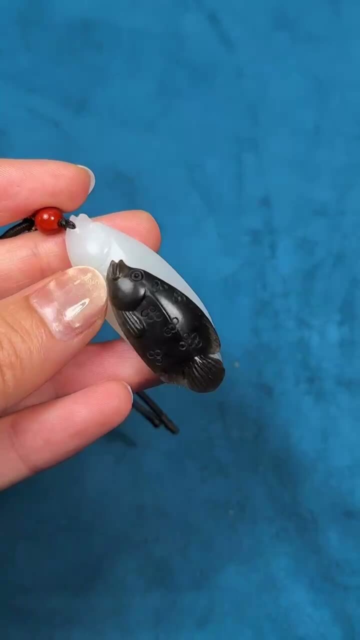 320238 和田玉連年有餘