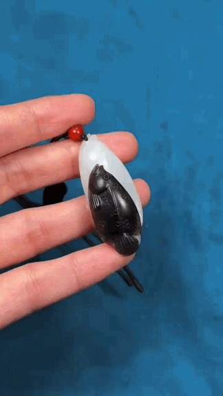 320238 和田玉連年有餘