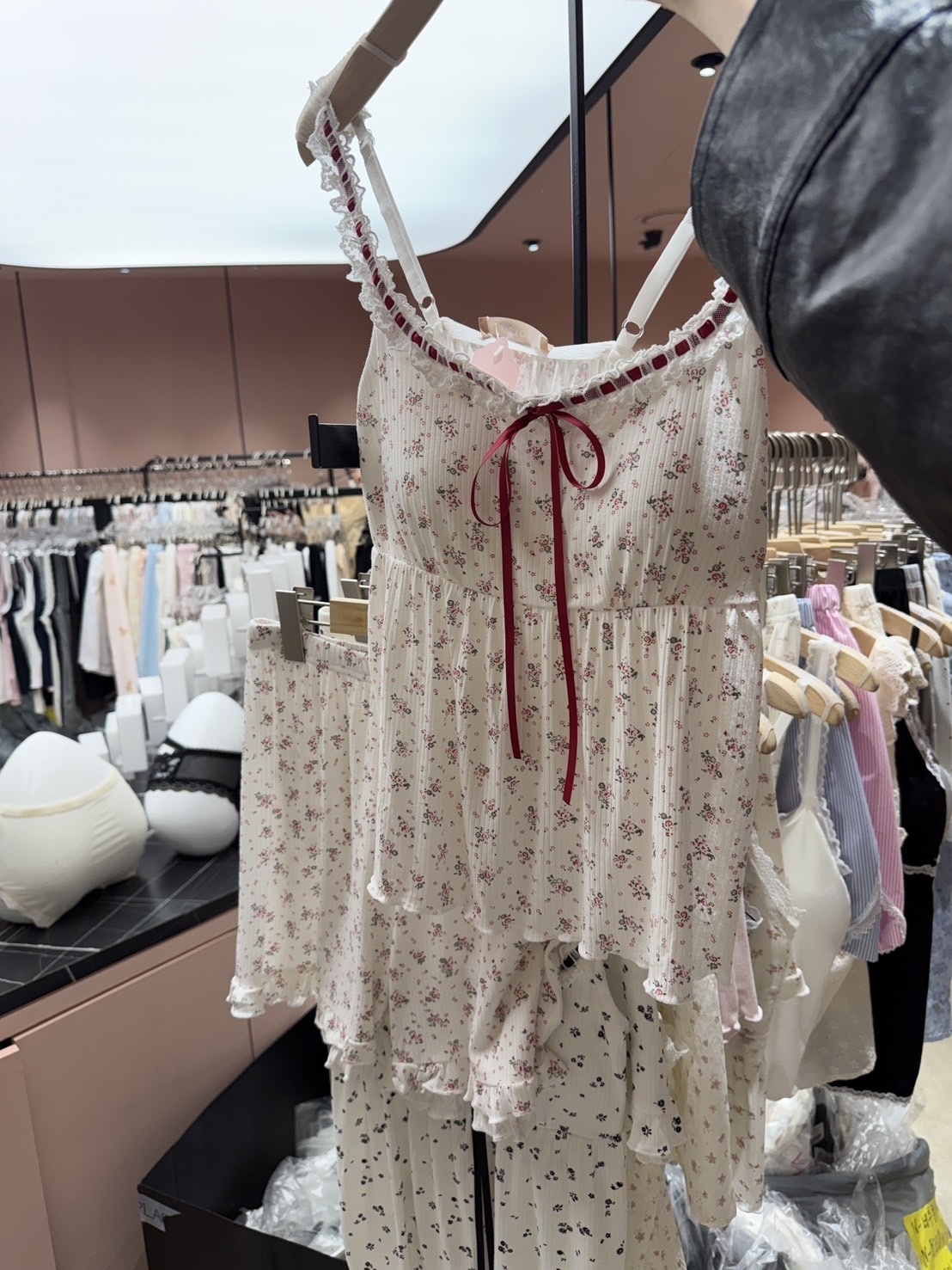 韓國連線 緞帶蝴蝶結碎花成套睡衣/居家服(有罩杯)