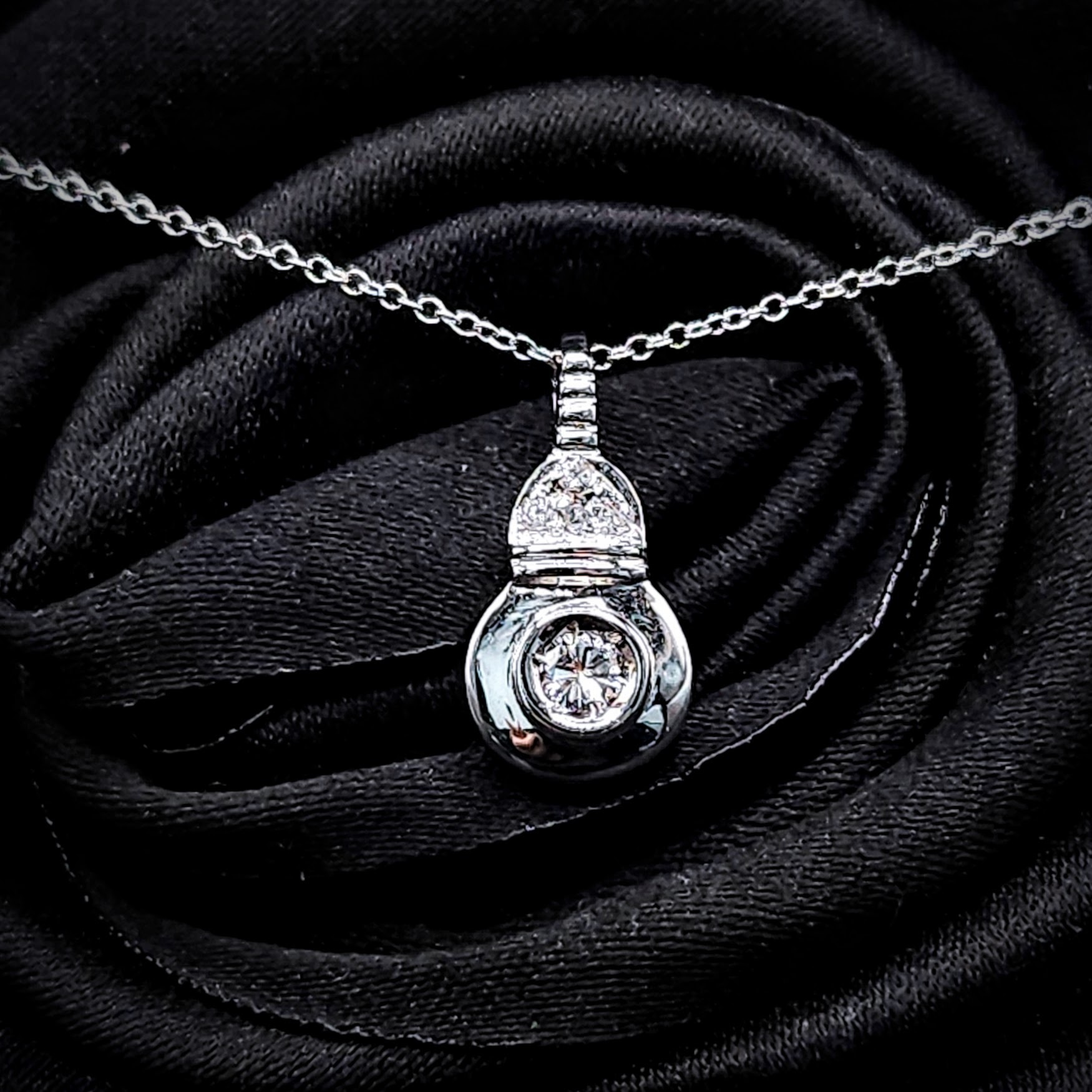 全新18K白金【單粒10份鑽石】共14份吊墜