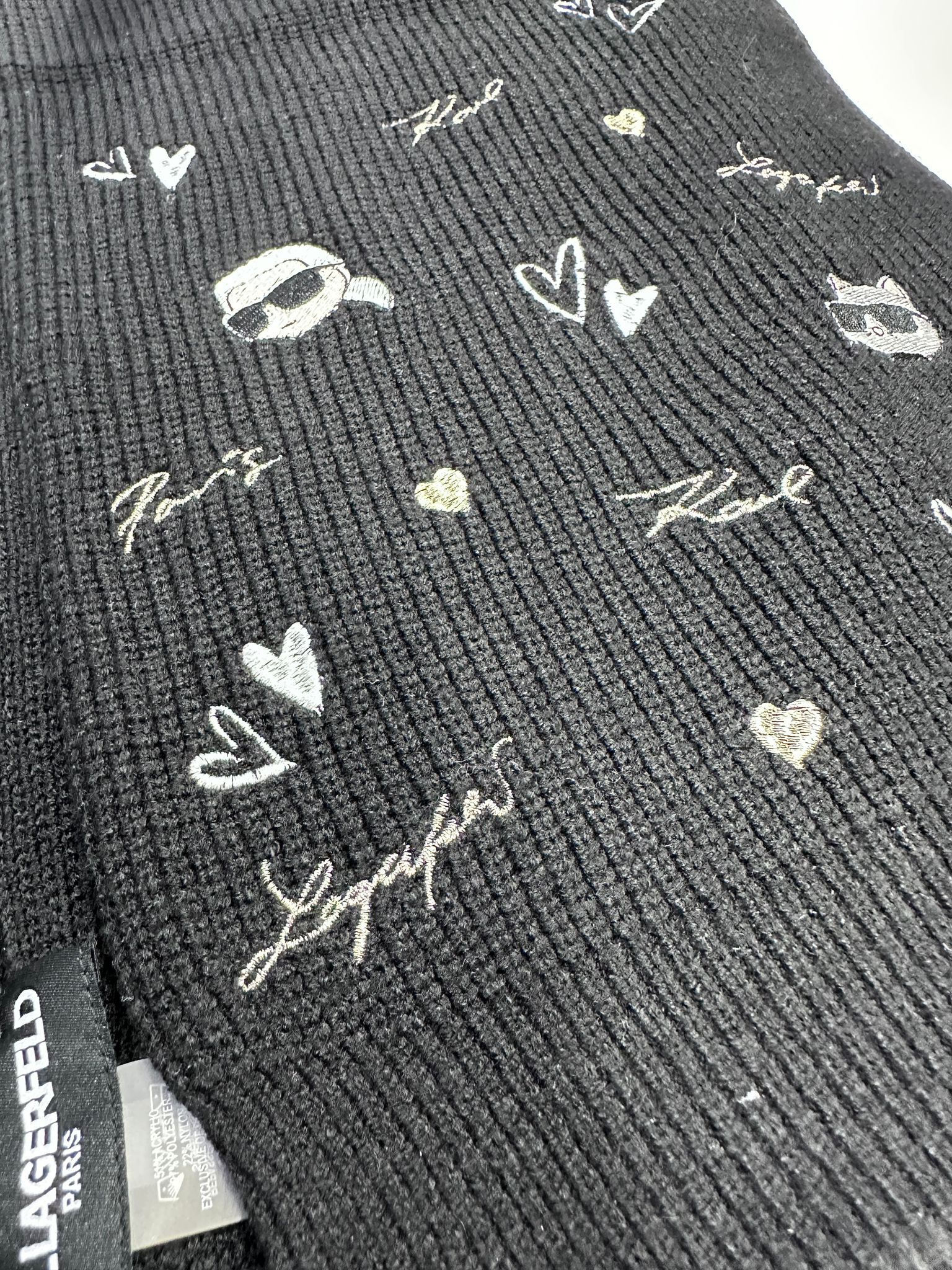 RT06 KL 刺繡圖案 黑色頸巾 Karl Icons Scarf