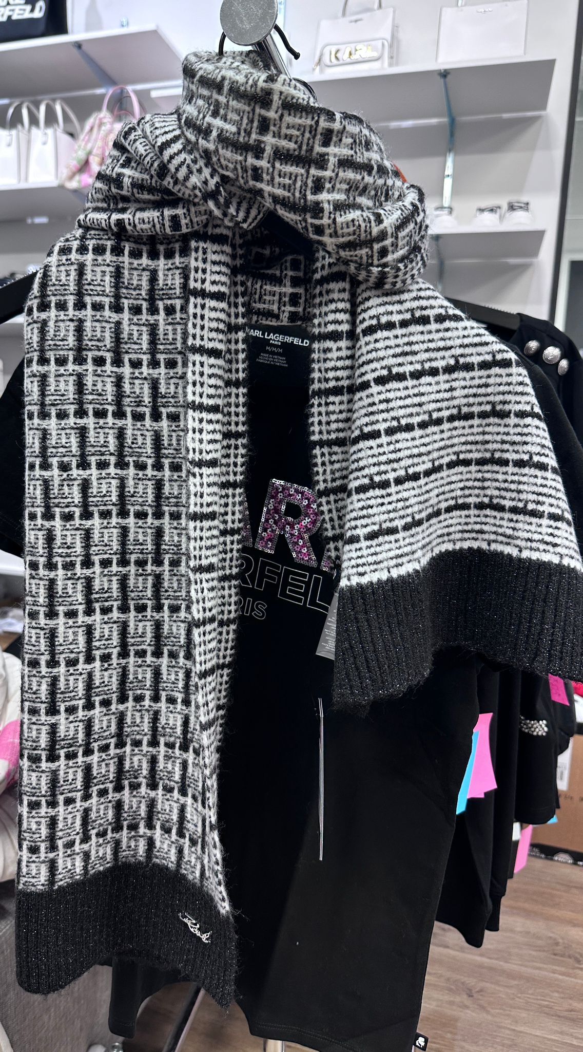 RT09 KL 黑白格針織頸巾 Tweed Shine Scarf  (72”L x 14”W)