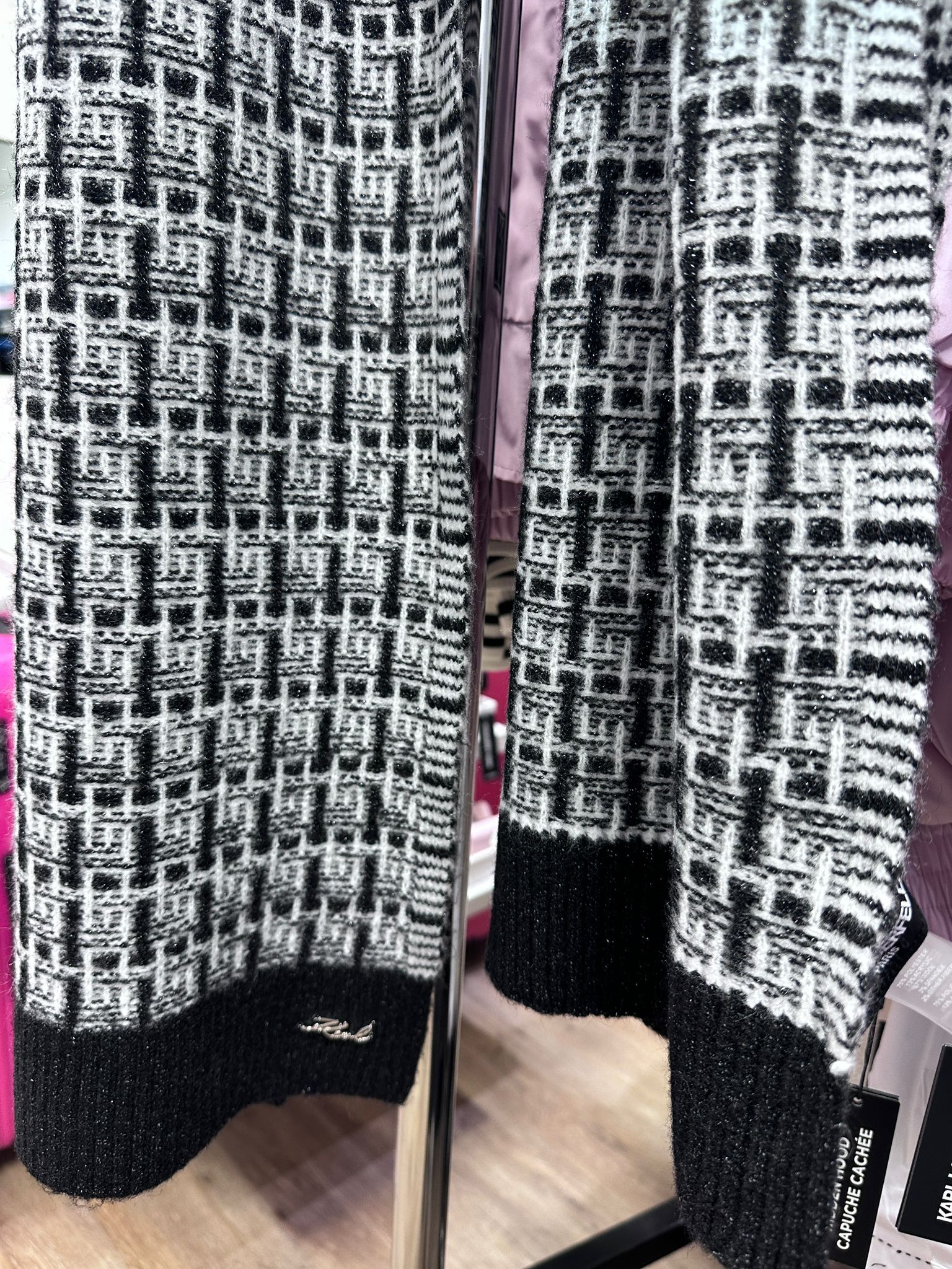 RT09 KL 黑白格針織頸巾 Tweed Shine Scarf  (72”L x 14”W)