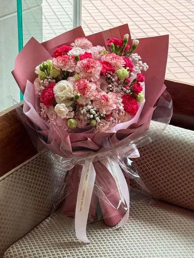 W - 漸變粉色康乃馨花束_CA38003