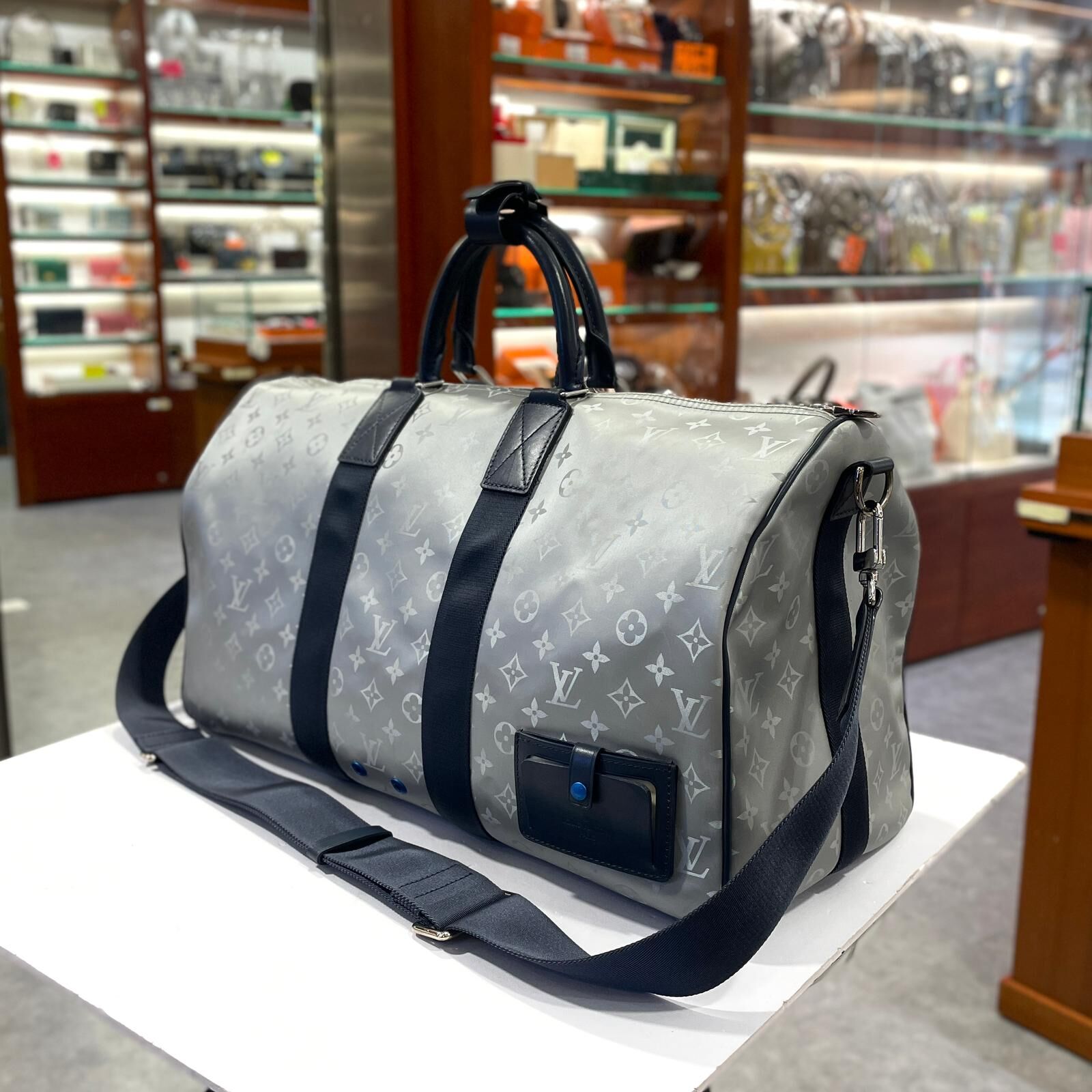 98%NEW二手LV限量版 波士頓包50 M44170 Monogram Satellite Keepall Bandouliere  銀色帆布 #香榭站正品