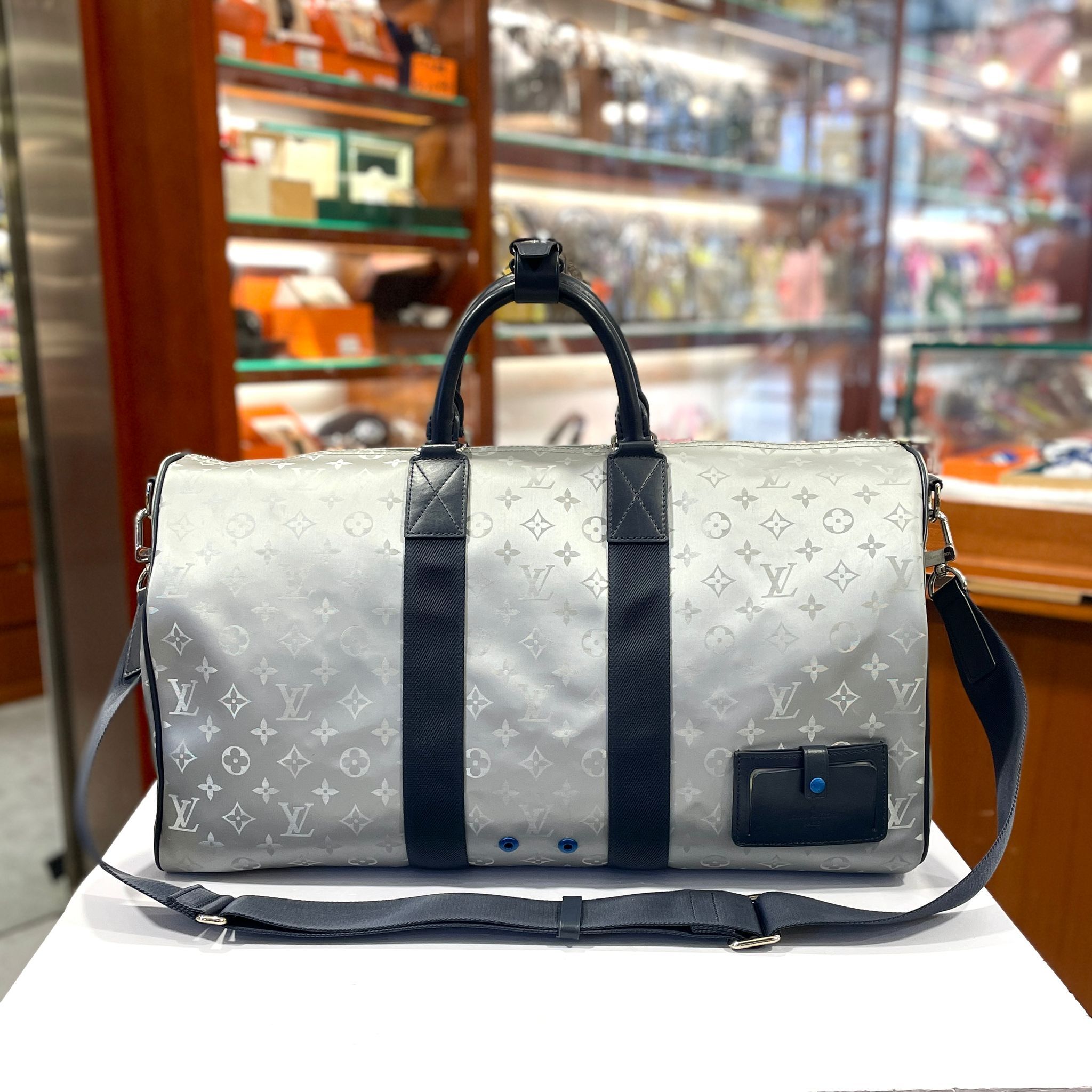 98%NEW二手LV限量版 波士頓包50 M44170 Monogram Satellite Keepall Bandouliere  銀色帆布 #香榭站正品