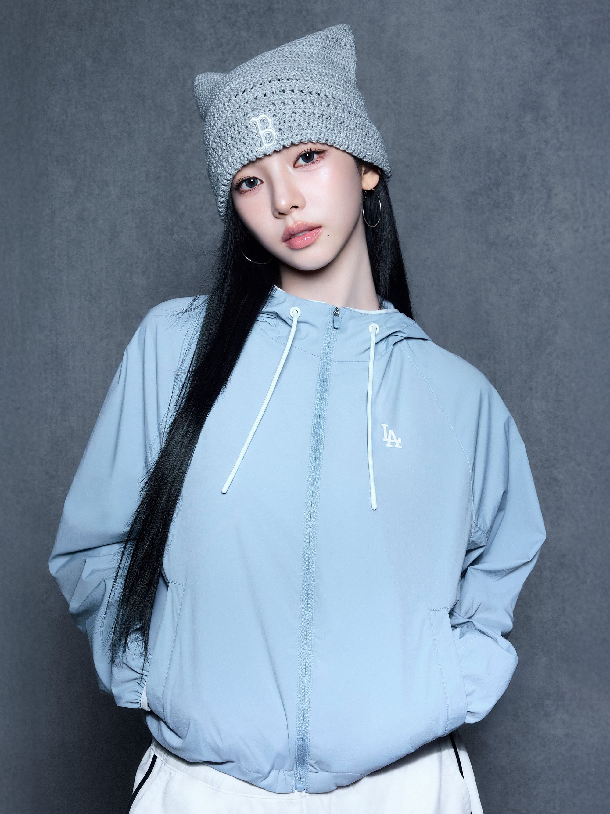 【入LIVECODE一件減至$698😱🔥！】【KARINA同款😍】【MLB】[Karina PICK] Women's Sportive Culcive Logo Hood Windbreaker New York Yankees
