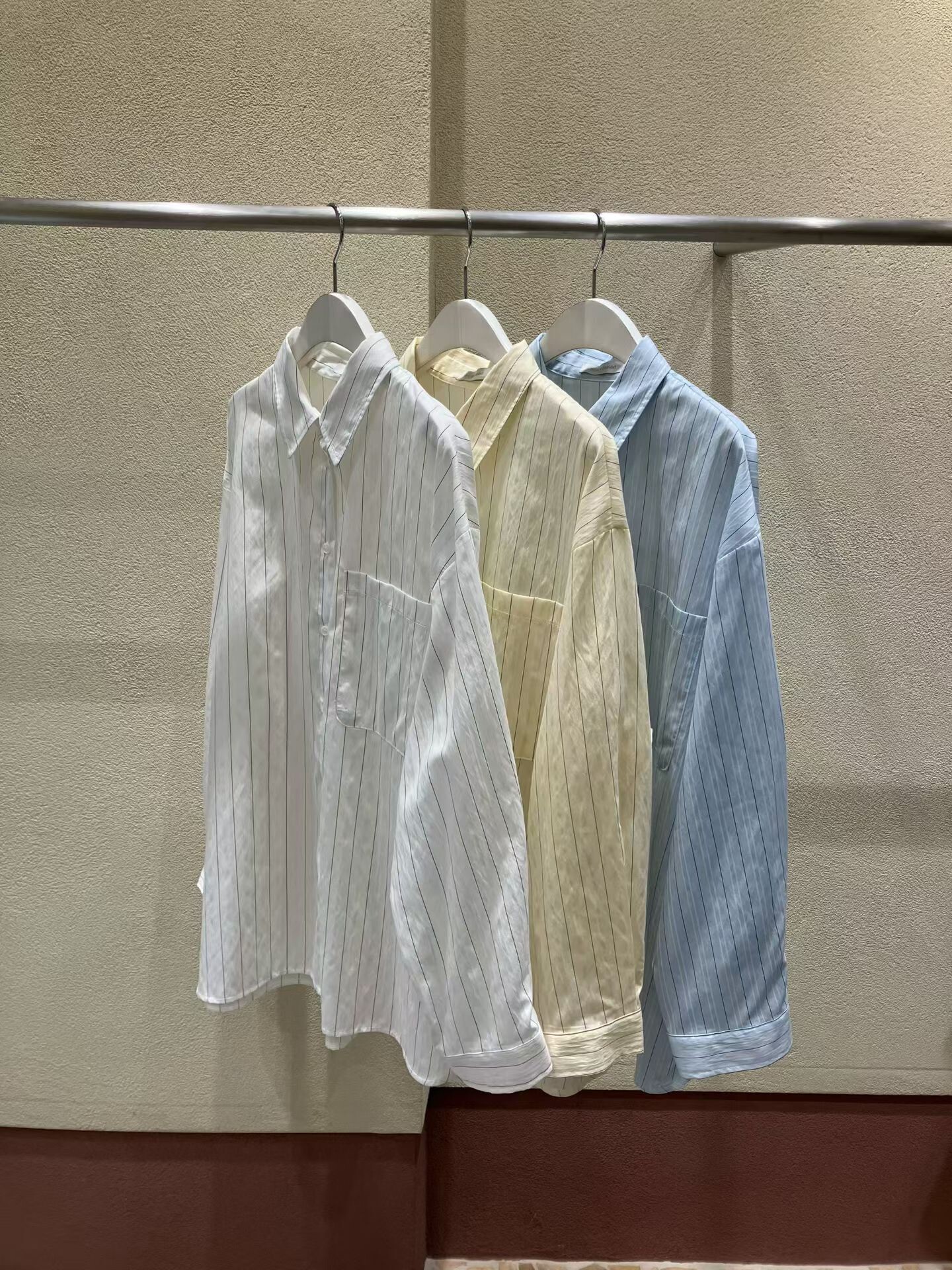 直紋涼感寬版襯衫