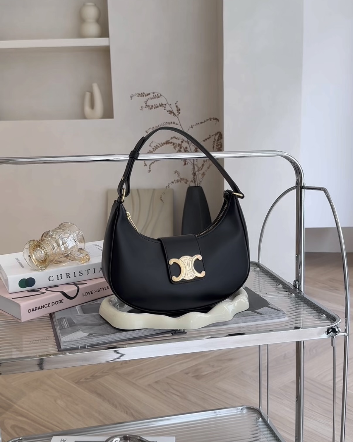 CELINE｜凱旋門掀蓋AVA腋下包 黑色